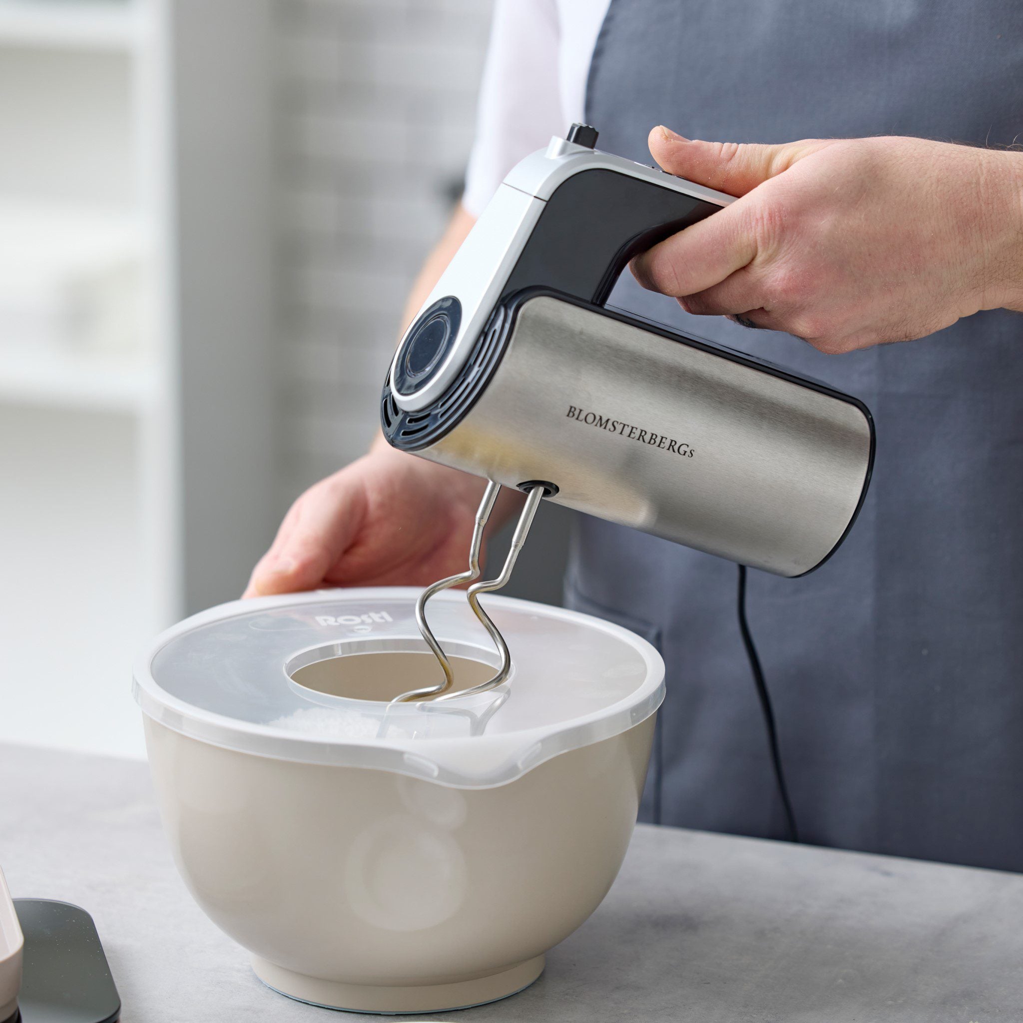 ROSTI 3L Anti-Splash Whisk Lid for Margrethe Bowl - Perfect for Baking, Mixing & Food Prep - Durable Kitchen Accessory for Home Cooks & Professional Chefs