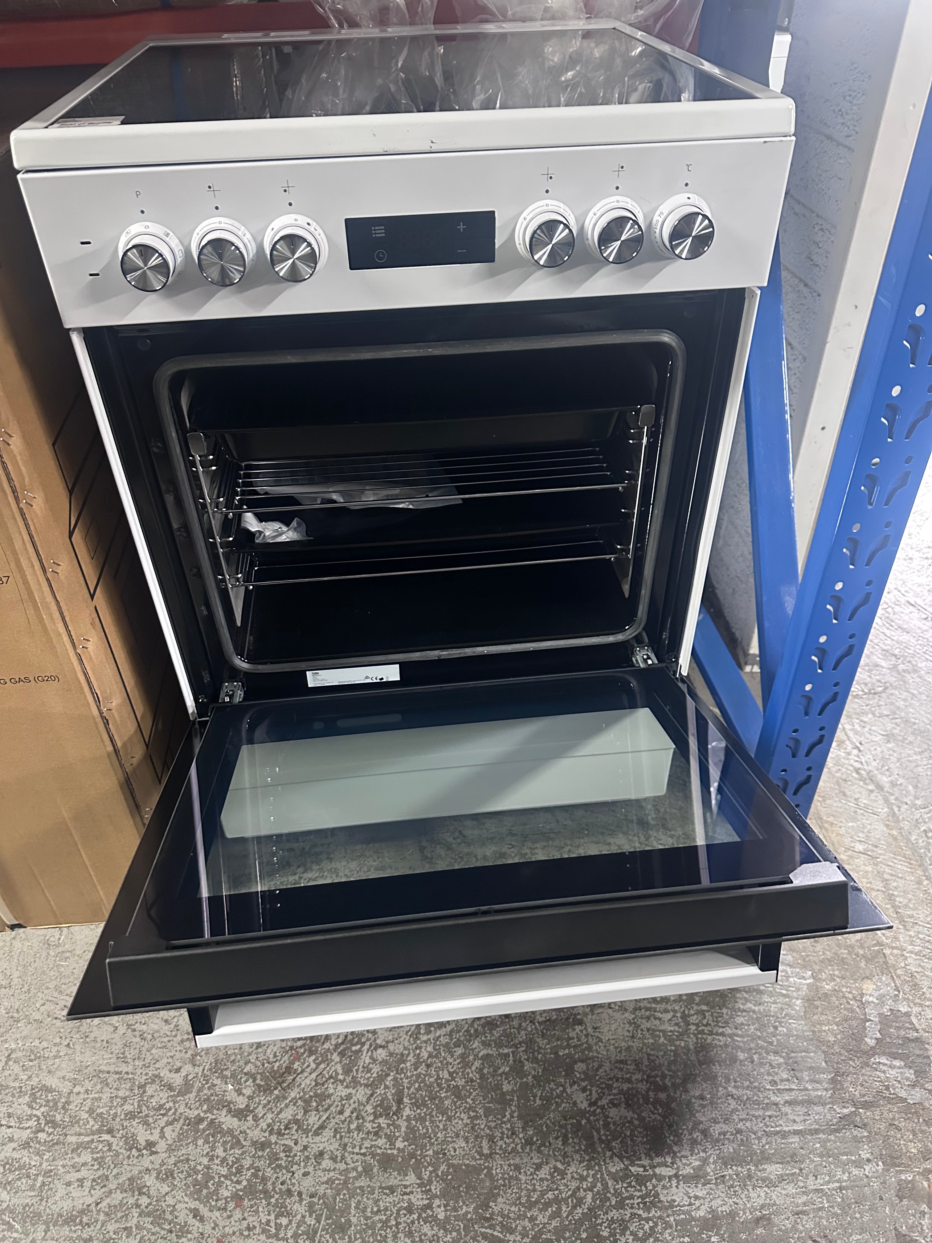 Beko BFC60VMW1 60cm Freestanding Electric Oven Stove - Factory Second | Compact Kitchen Appliance for Baking, Roasting & Cooking | Perfect for Small Apartments & Modern Homes