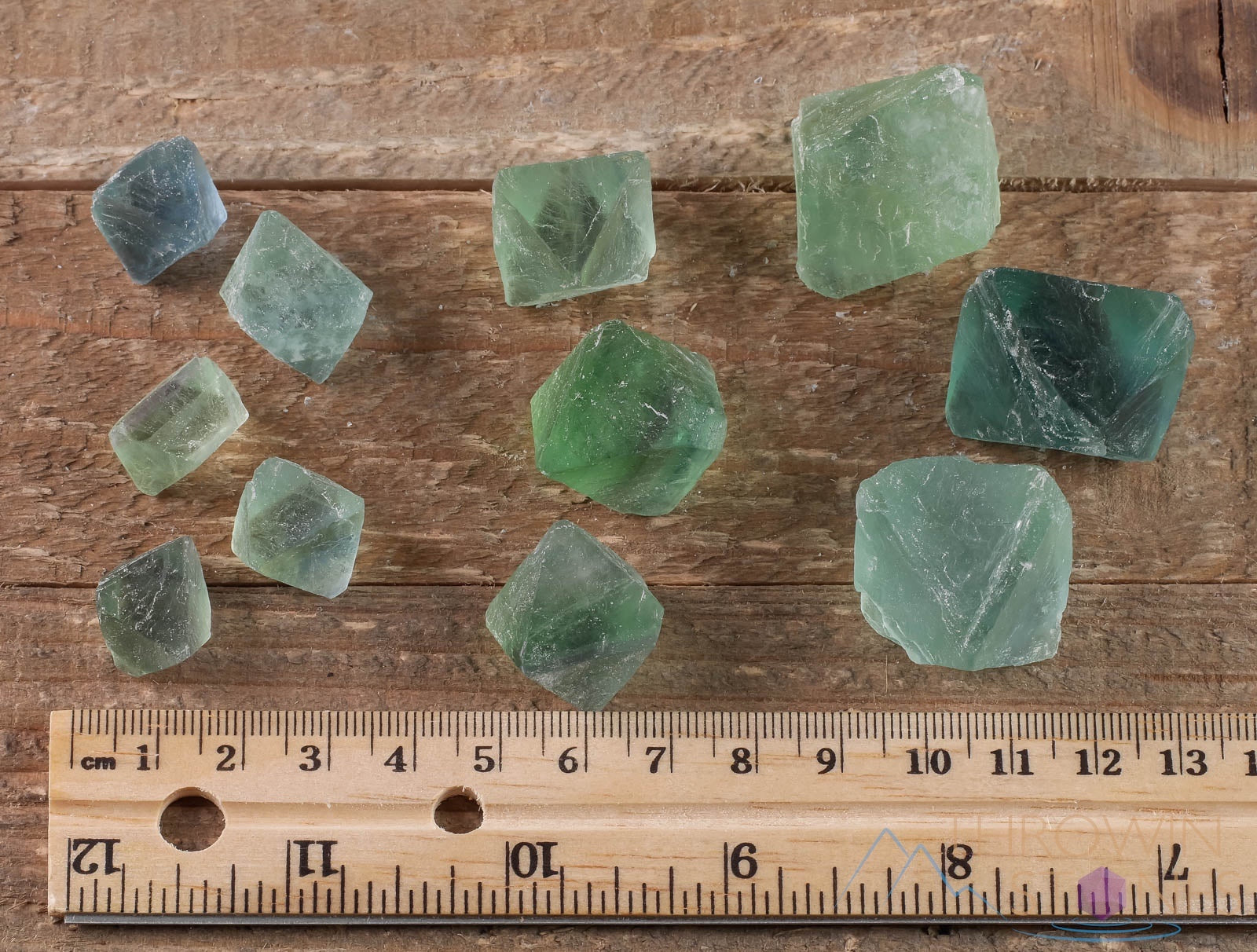 Natural Raw Green Fluorite Crystal Octahedron - Healing Stone for Meditation, Chakra Balancing & Energy Cleansing | Metaphysical Home Decor, Raw Rocks & Minerals Collection | Perfect for Yoga Spaces, Altars & Spiritual Gifts (E0559)