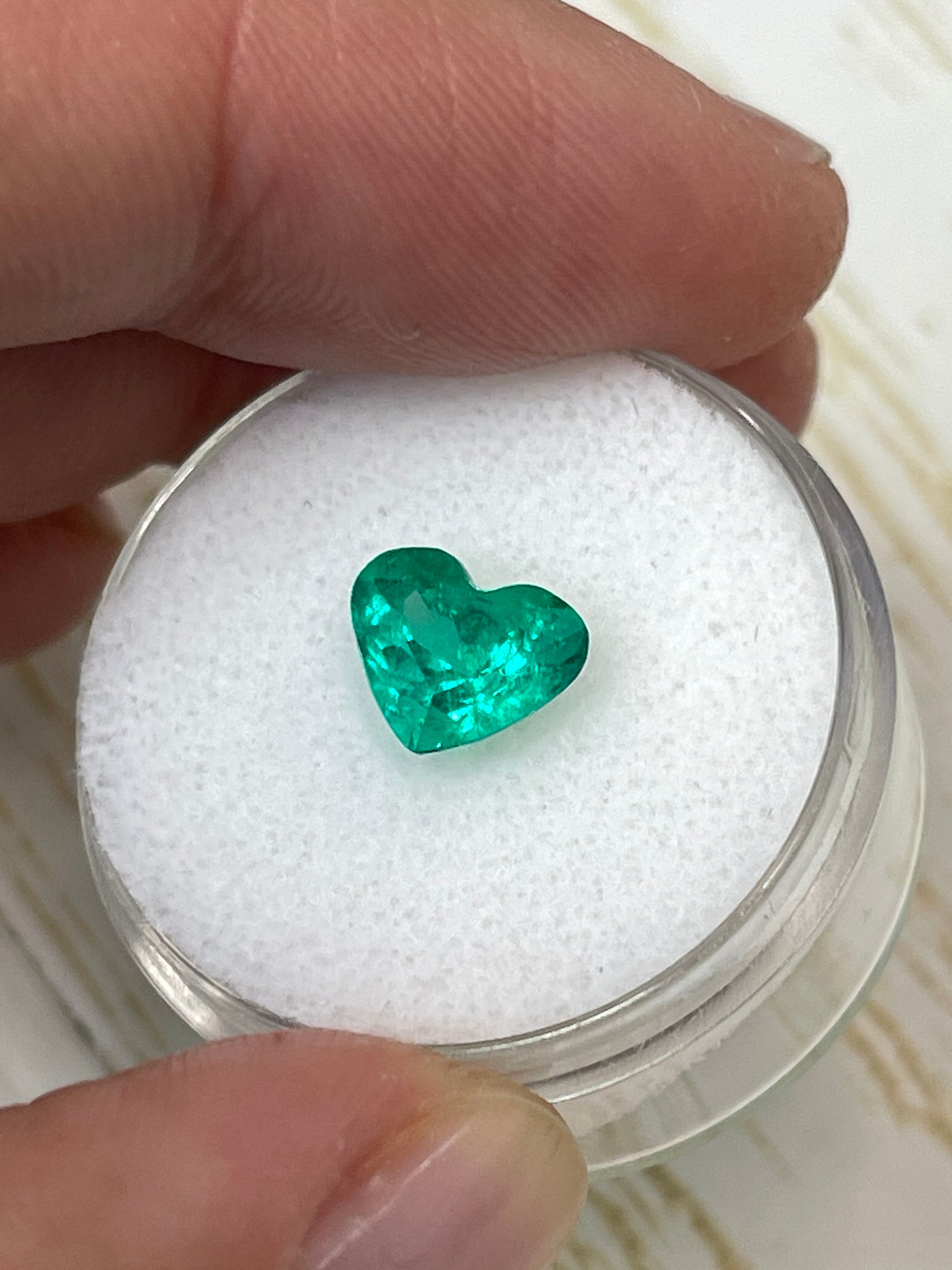 1.62 Carat VS Clarity Natural Green Colombian Emerald Heart Cut Loose Gemstone for Jewelry Making, Engagement Rings & Custom Pendants