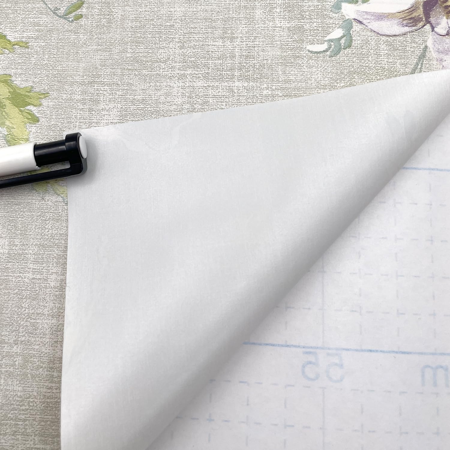 Waterproof Floral Vinyl Shelf Liner - 17.7 x 118 Inches (9.8 Feet) Self-Adhesive Drawer & Cabinet Liner Paper - Perfect for Kitchen, Bathroom, Dresser & Furniture Protection