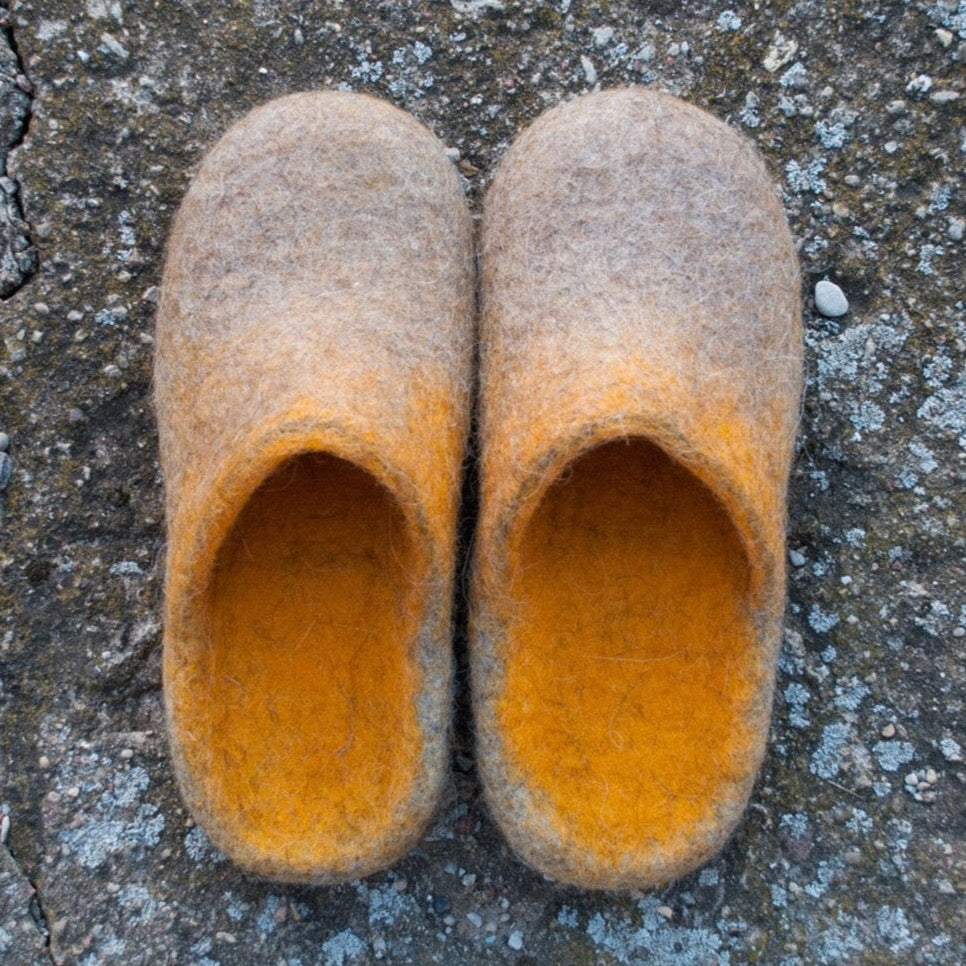 **Men's Ombre Slip-On Slippers - Soft & Comfortable House Shoes for Indoor & Outdoor Use**