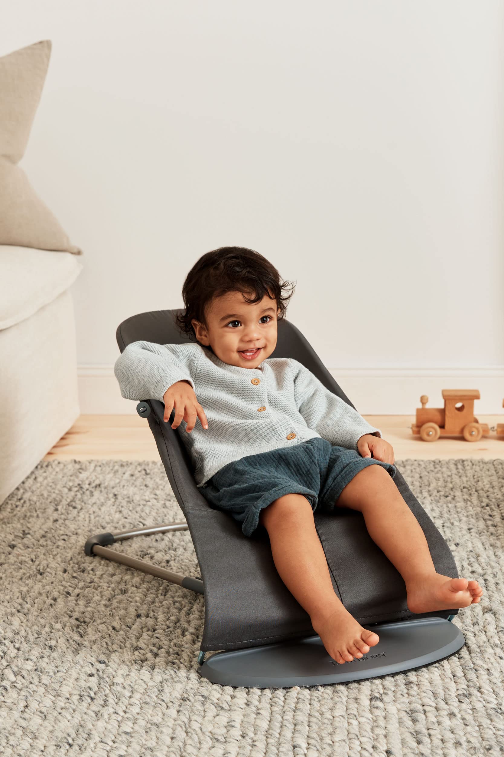 BabyBjörn Bouncer Bliss - Adjustable 2-in-1 Baby Bouncer & Toddler Chair (8-29 lbs) | 4-Position Reclining, Lightweight & Portable | Cotton Petal Quilt in Anthracite | Perfect for Nursery, Living Room & Travel