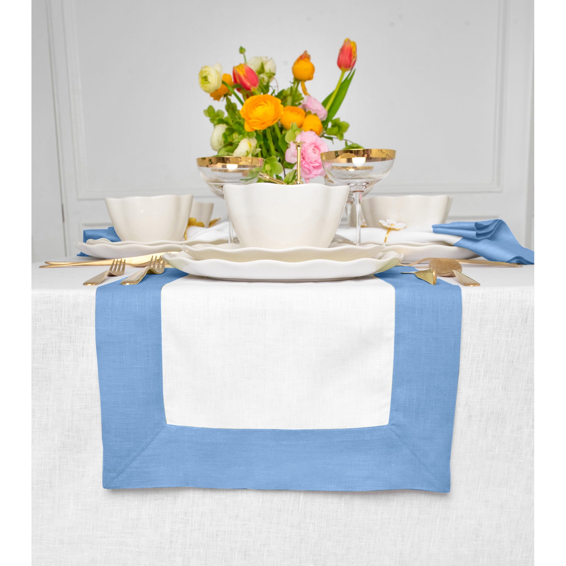 Stylish Contempo Table Runner for Dining & Decor - Perfect for Holidays, Weddings & Home Decor