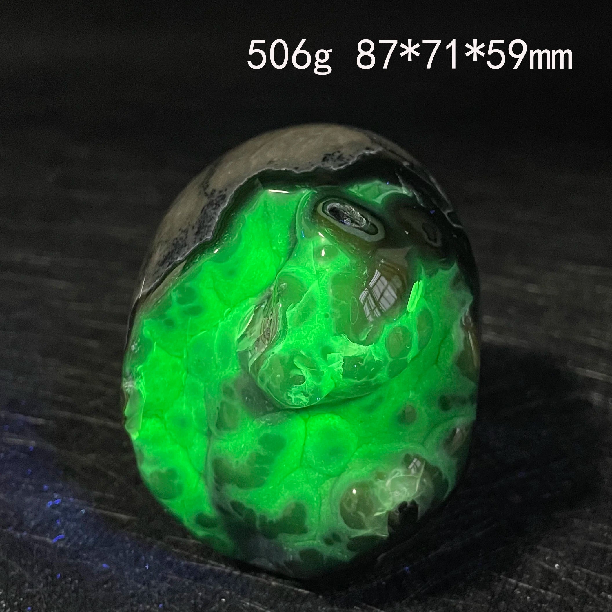 Natural Fluorescent Volcanic Agate Crystal Skull Carving - Polished Quartz Alien Head Stone for Reiki Healing, Meditation & Home Decor (Perfect for Spiritual Gifts, Yoga Spaces & Gothic Collections)