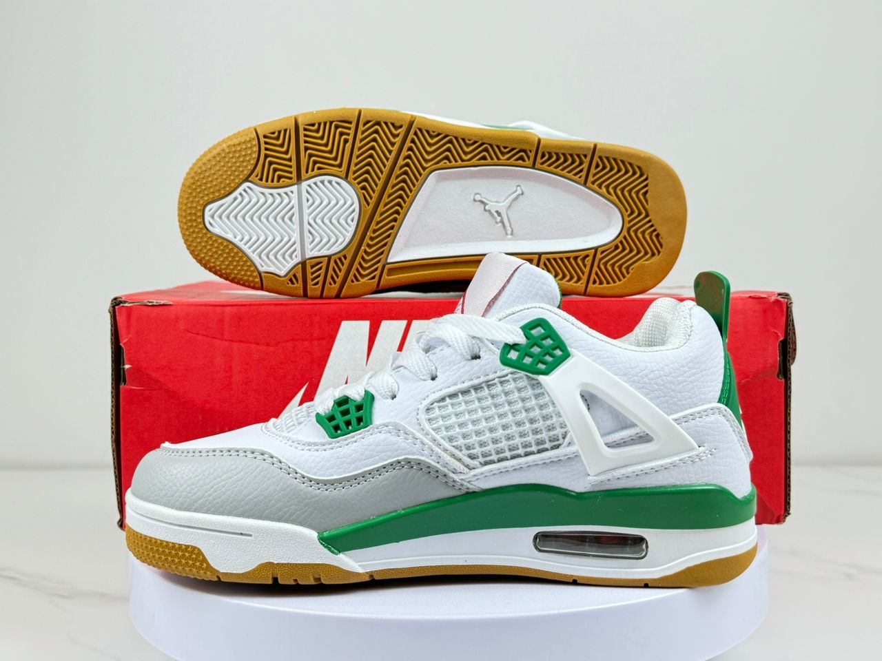 Nike Air Jordan 4 Retro 
