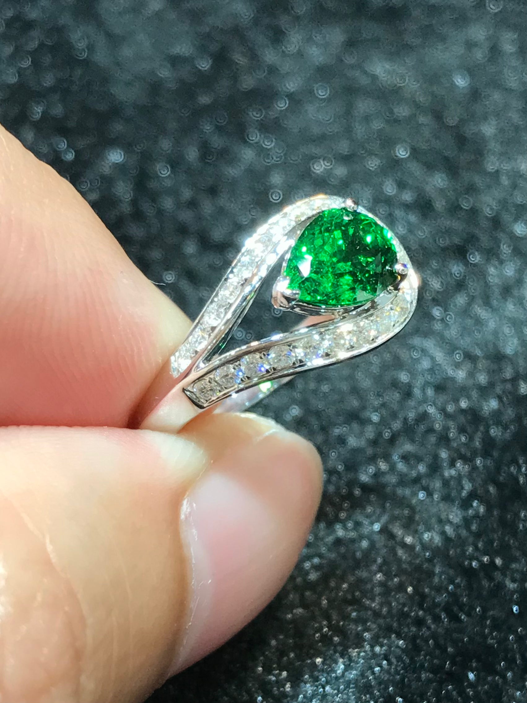 Natural Green Garnet Tsavorite 1.43ct Ring - Elegant Gemstone Jewelry for Women, Perfect for Engagement, Wedding & Special Occasions