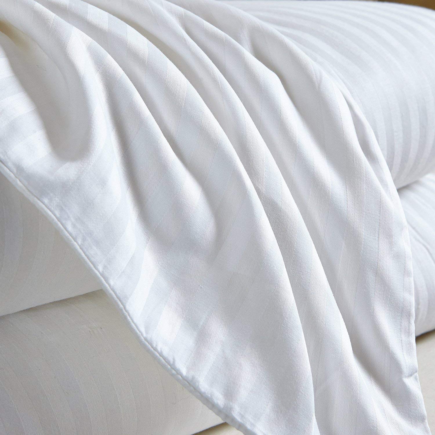 Premium 100% Pure Mulberry Silk Comforter - Crib Size 47x59 Inches (120x150cm) - Breathable Silk Filled Duvet for Spring & Autumn - Luxurious Baby Silk Quilt for Nursery & Gift Giving