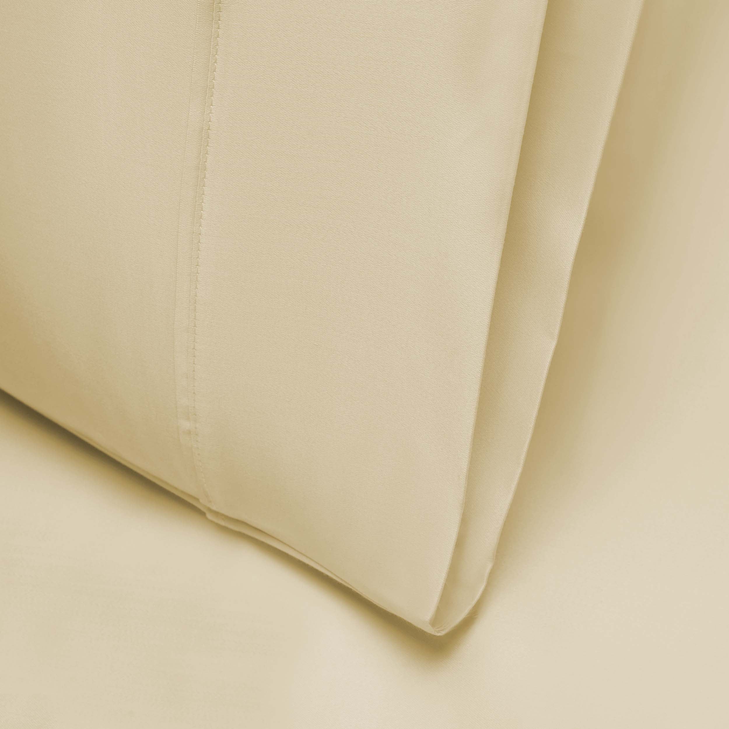 1000 Thread Count Wrinkle Resistant Bed Sheet Set - Luxury Soft Breathable Bedding for Hotel & Home Use - Queen Size 4-Piece Set with Pillowcases & Fitted Sheet