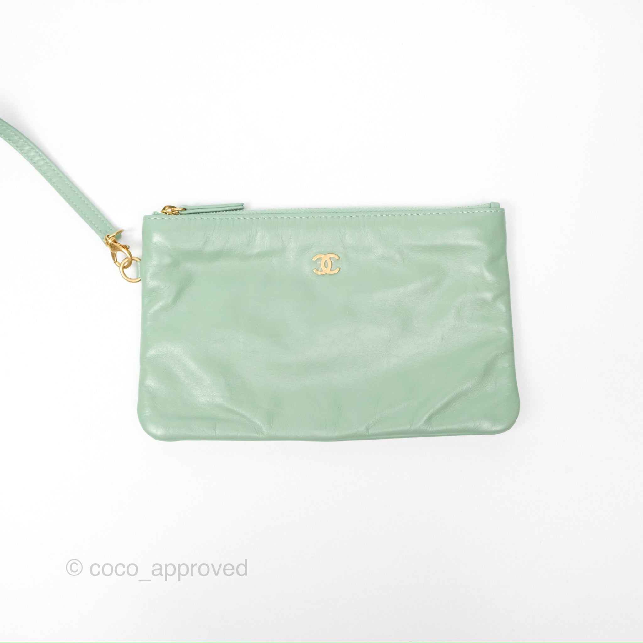 Chanel 22 Small Handbag in Mint Green Shiny Aged Calfskin with Gold Hardware - Luxury Crossbody Bag for Women, Perfect for Date Night & Special Occasions