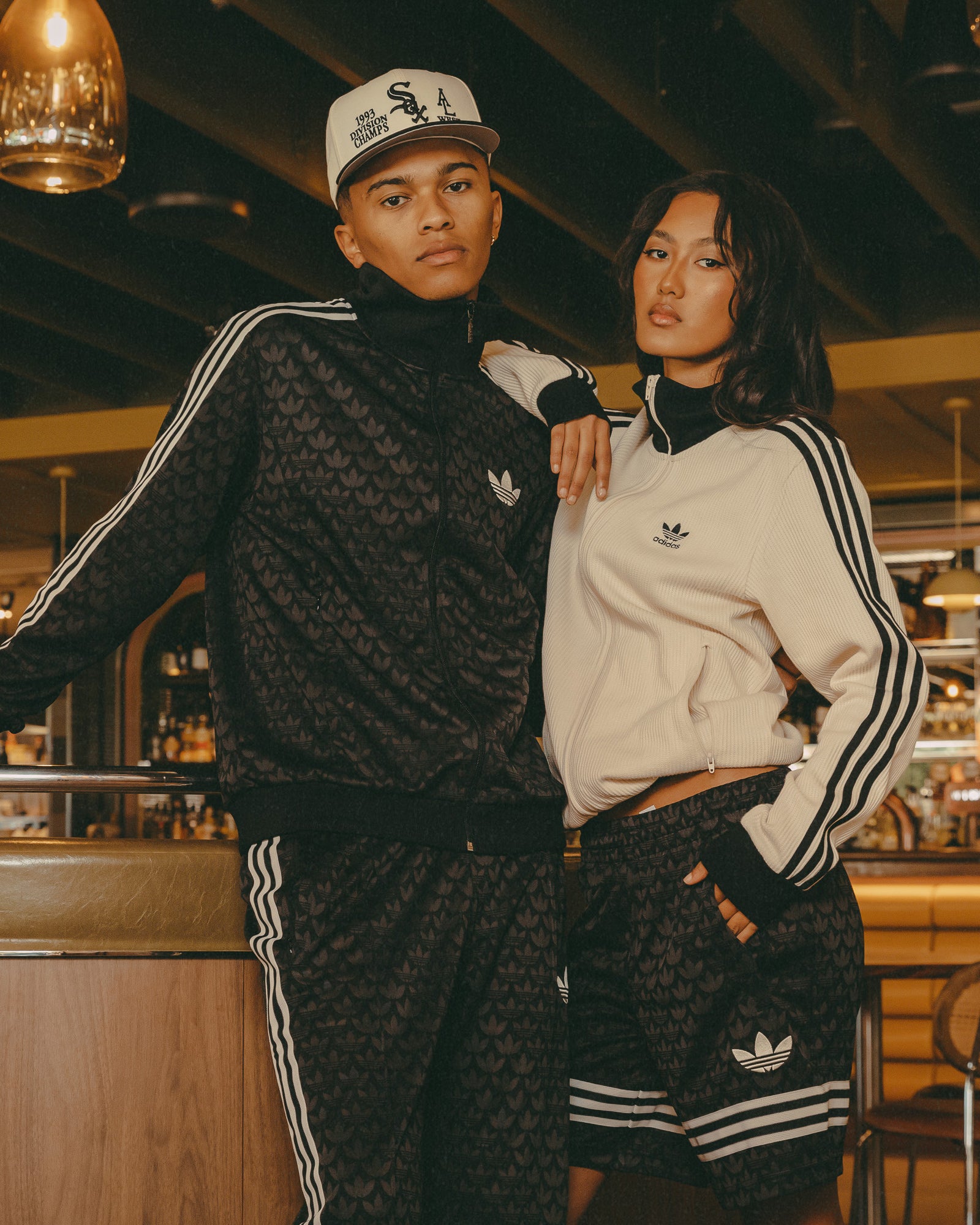 Adidas Adicolour Polyester Track Jacket for Men & Women - Lightweight Running Jacket with Breathable Fabric - Perfect for Gym, Jogging & Outdoor Sports (Black)