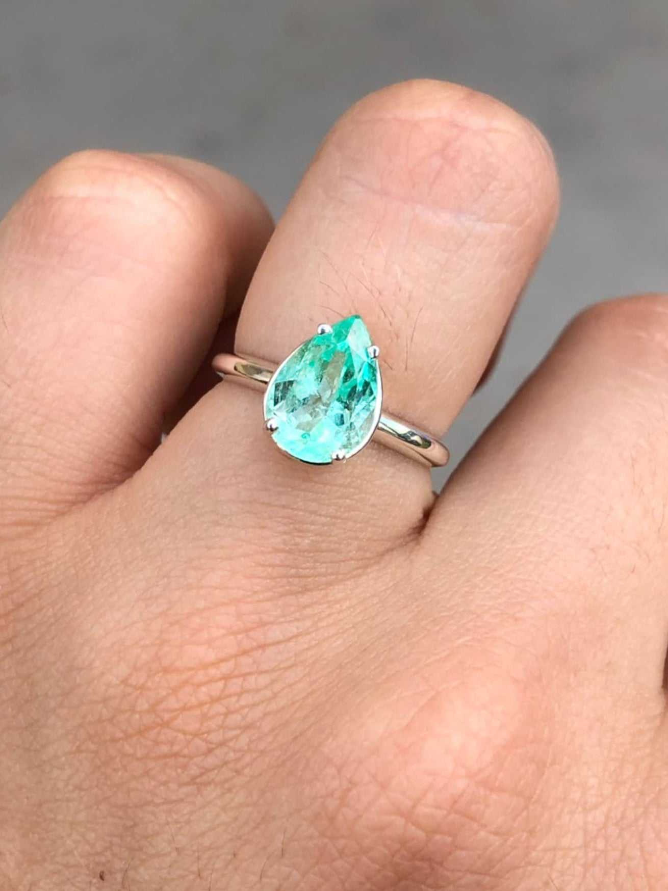 1.90 Carat Pear-Shaped Emerald Solitaire Ring in 925 Sterling Silver - Elegant Jewelry for Weddings, Anniversaries & Special Occasions