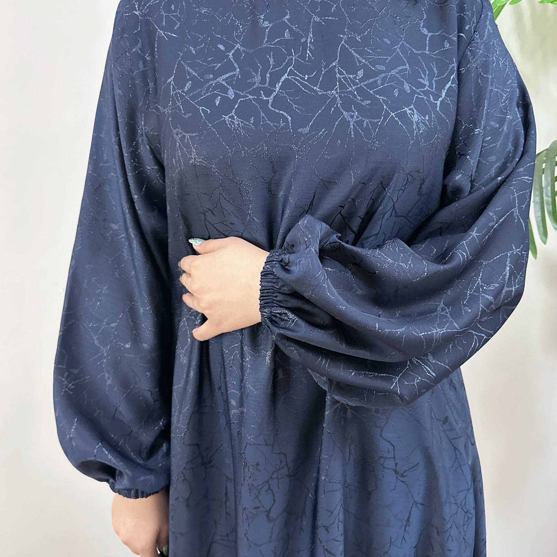 Elegant Maura Textured Abaya with Adjustable Belt - Modest Islamic Dress for Women - Perfect for Prayer, Eid, and Special Occasions