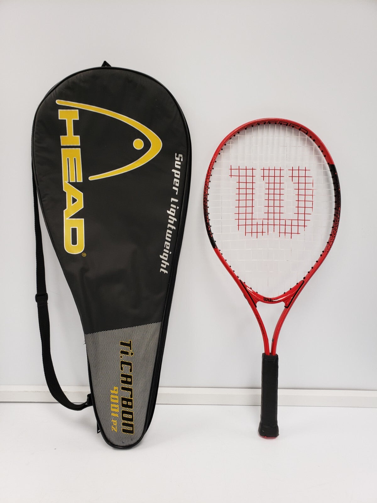 Wilson Federer Tennis Racket - Professional Tennis Racquet for Adults & Juniors - Perfect for Training, Matches & Recreational Play