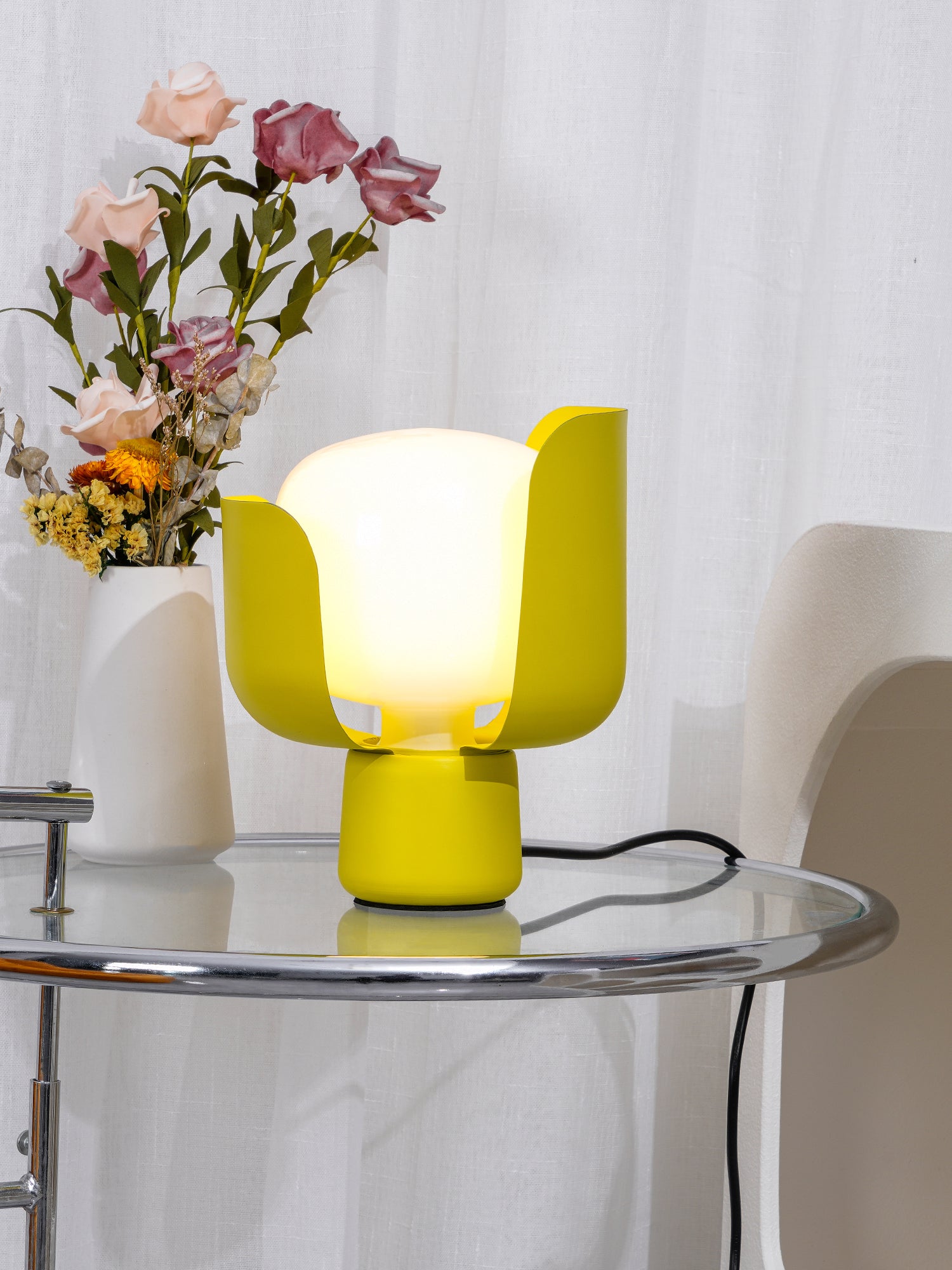 Elegant Petals Glass Table Lamp - Modern Home Decor for Bedroom, Living Room & Office - Soft Ambient Lighting for Relaxation & Cozy Atmosphere