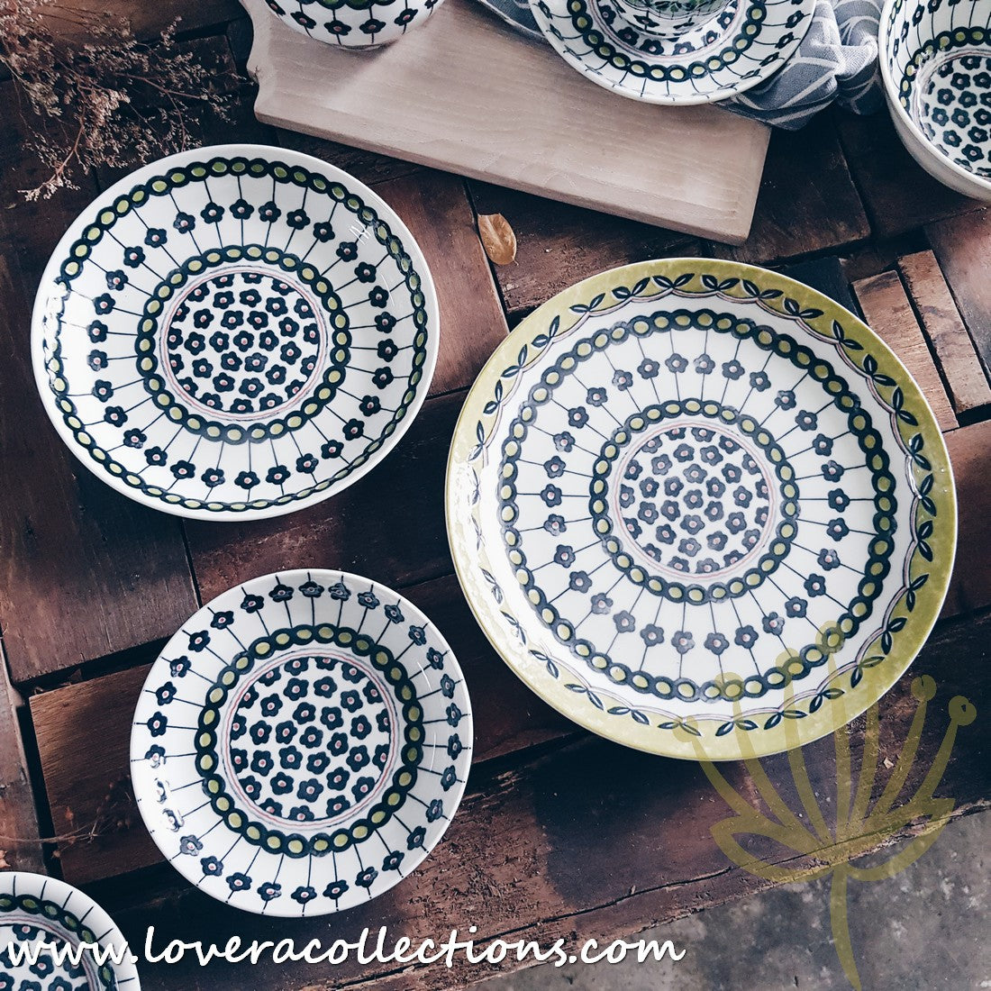 Awasaka Japan Green Poppy Tea Set & Dinnerware Collection - 16-Piece Ceramic Tea Cups & Plates Set for Japanese Tea Ceremony, Afternoon Tea & Home Decor - Elegant Floral Design for Gift & Daily Use