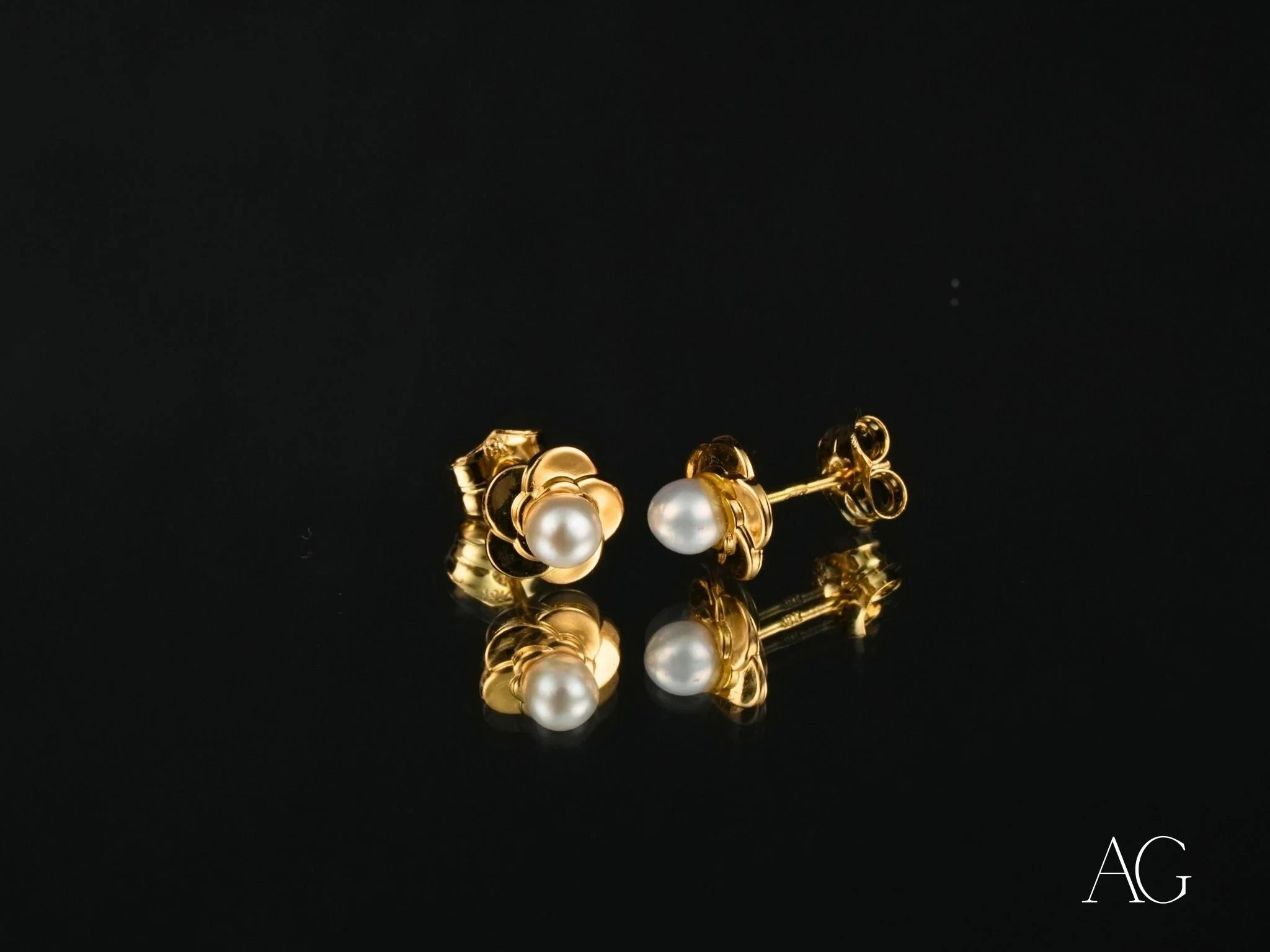 18K Yellow Gold Floral Pearl Earrings for Women - Petal Pearl Dangle Earrings - Elegant Pearl Jewelry Gift for Wedding, Party & Special Occasions
