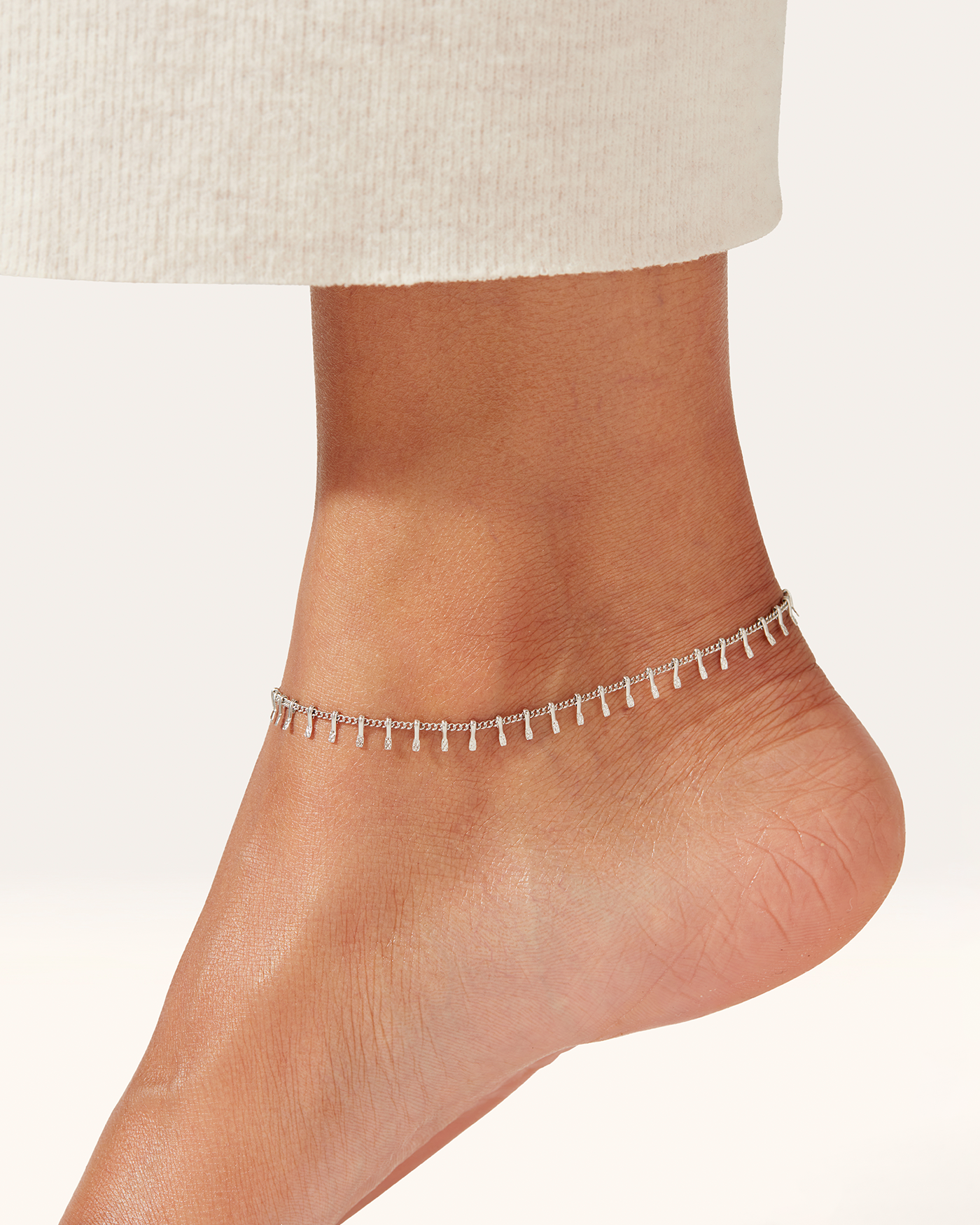Lumi Anklet Silver - Elegant Adjustable Ankle Bracelet for Women - Perfect for Beach, Parties & Everyday Wear