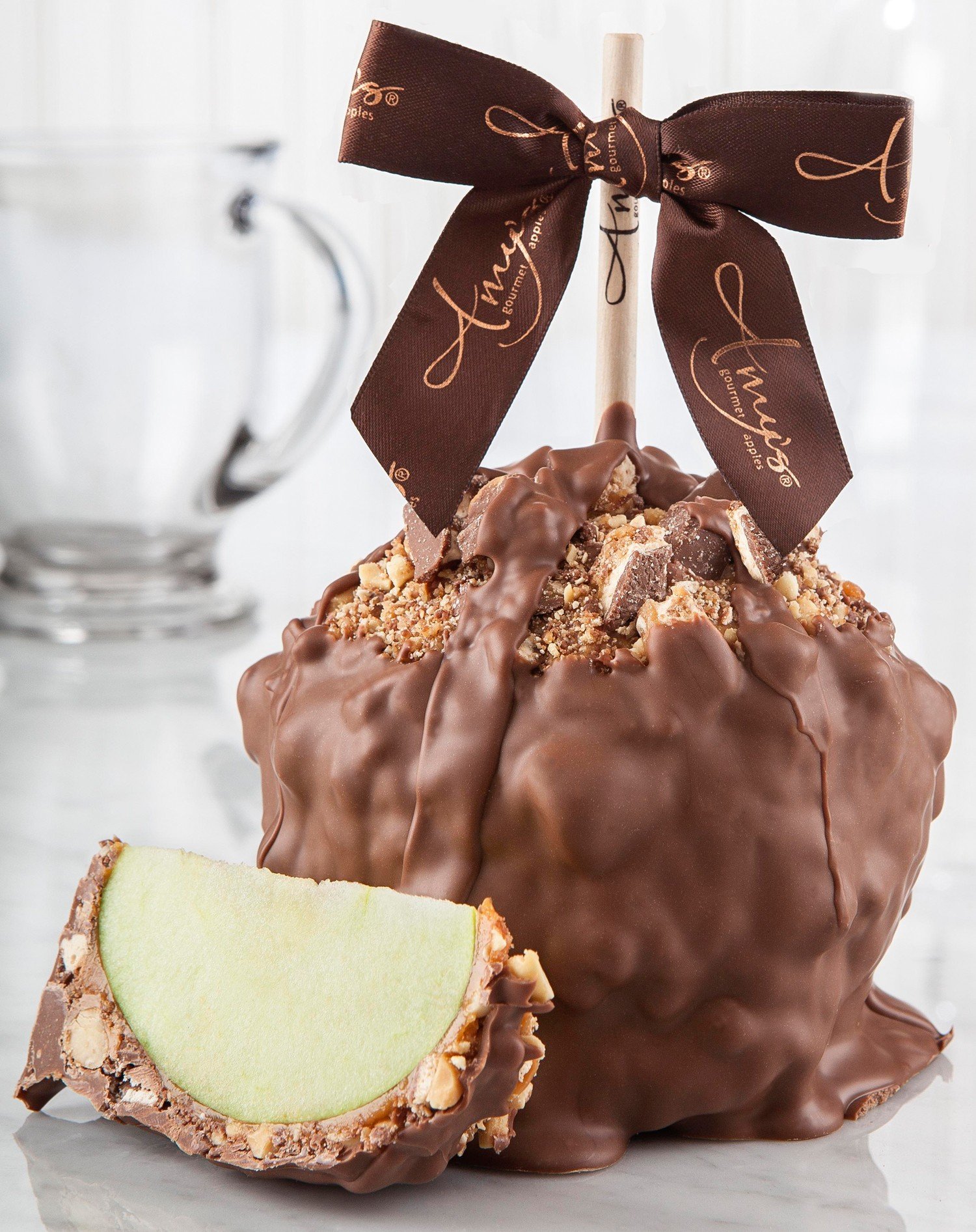 Snickers Caramel Apple with Milk Belgian Chocolate - Indulgent Chocolate Candy Bar for Halloween, Christmas Gifts & Party Treats