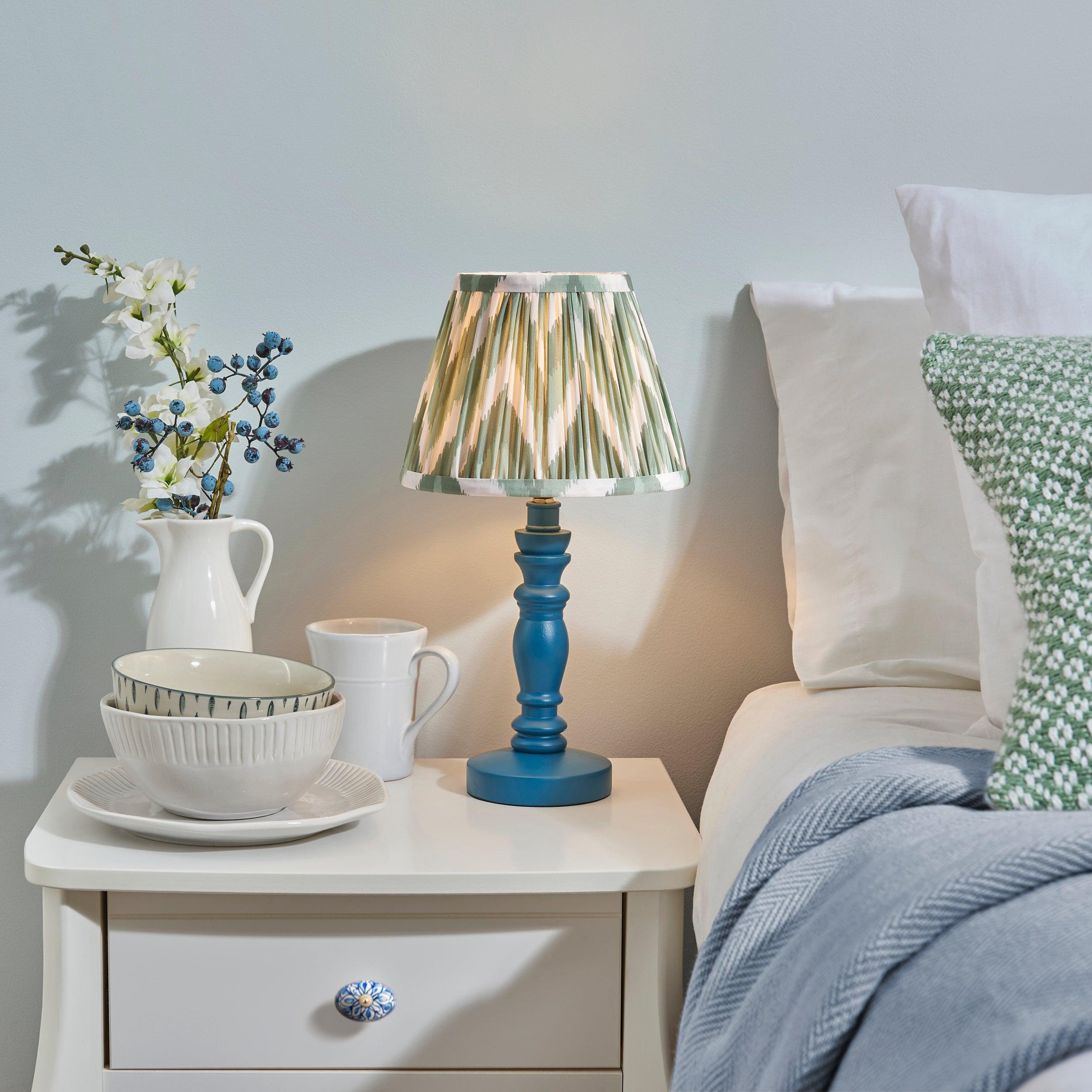 Bibury Blue Table Lamp with 20cm Zigzag Cotswold Green Shade - Vintage Style Desk Lighting for Bedroom, Living Room & Office Decor