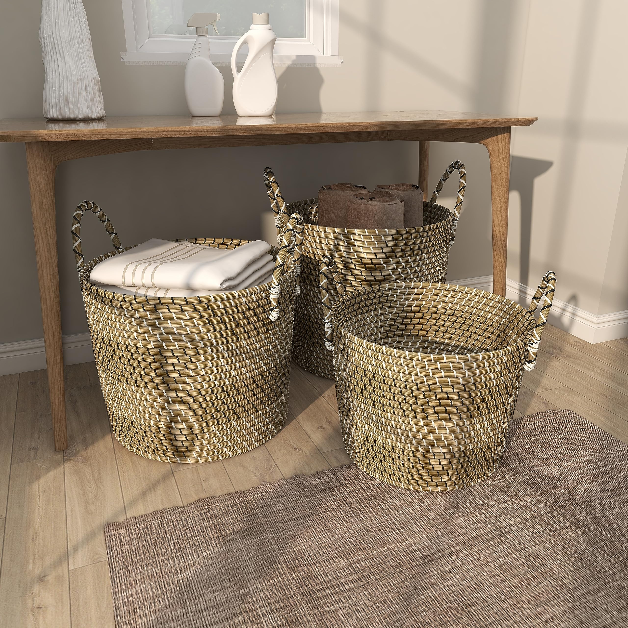 Deco 79 Handwoven Seagrass Storage Baskets - Set of 3 (14