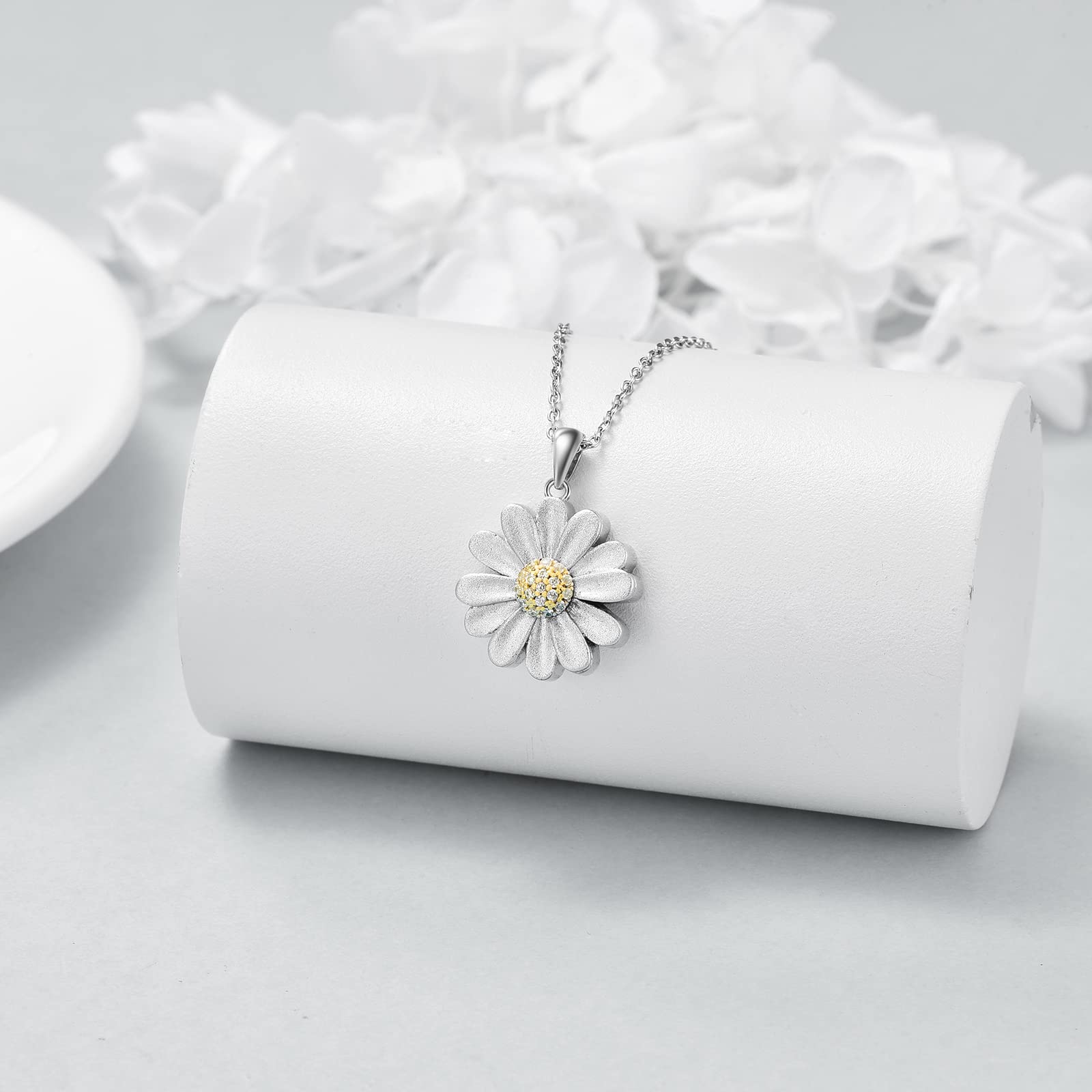 CRMAD Sterling Silver Daisy Flower Necklace for Women - Elegant Floral Pendant Jewelry Gift for Her, Perfect for Birthday, Anniversary & Everyday Wear