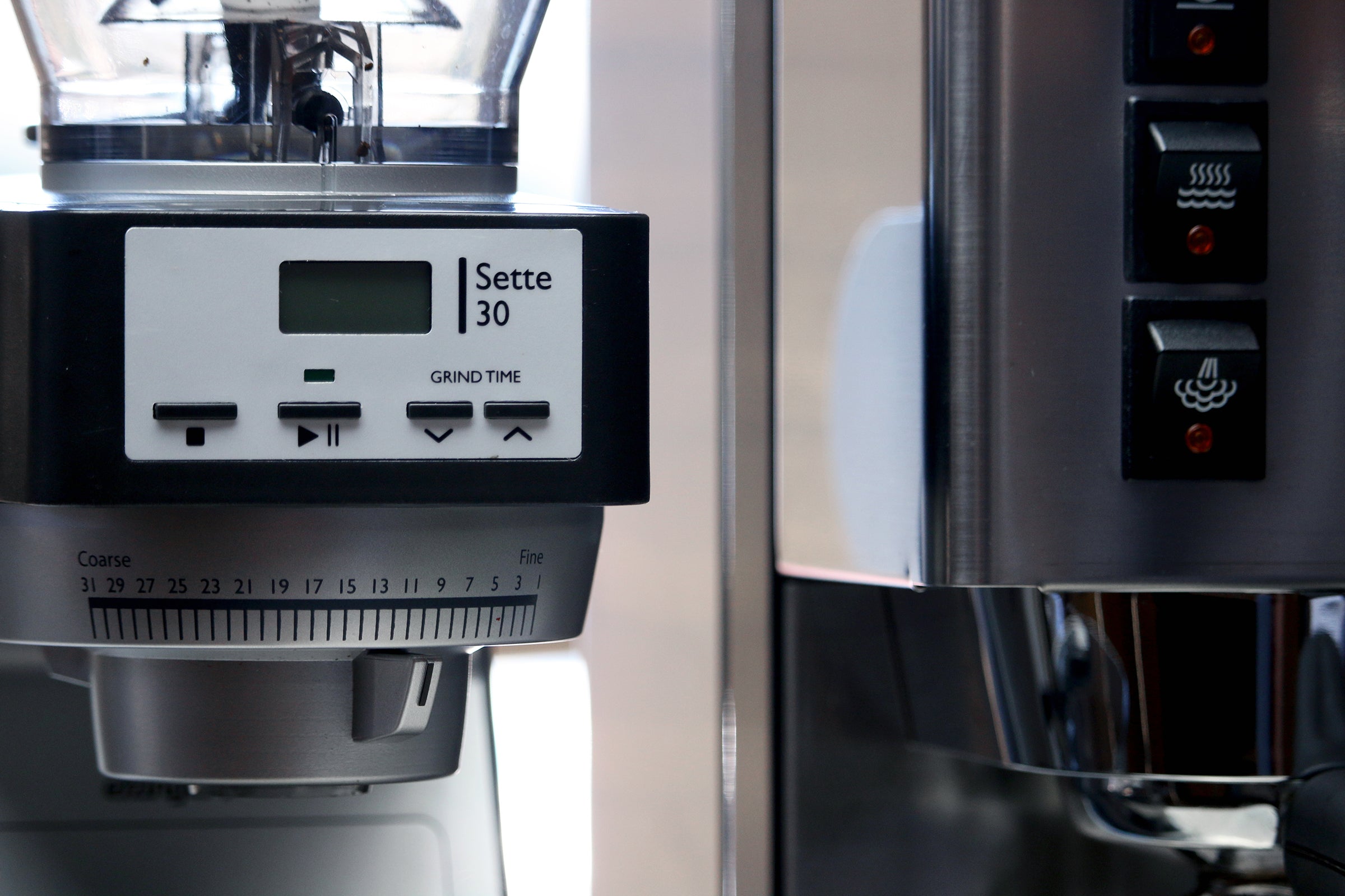 Baratza Sette 30 AP Conical Burr Espresso Grinder - Professional Coffee Grinder for Home Baristas, Perfect for Espresso, Latte & Cappuccino - Compact Countertop Design for Small Kitchens & Coffee Stations
