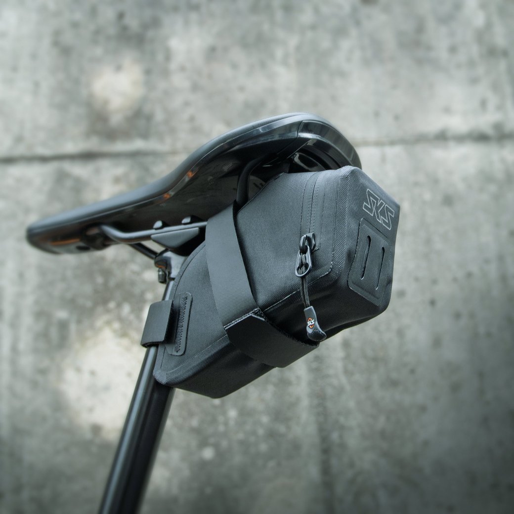 Lightweight Race Saddle Bag 0.4L - Compact Cycling Storage for Road Bikes, Mountain Bikes & Triathlon - Perfect for Energy Gels, Tools & Essentials During Races & Training