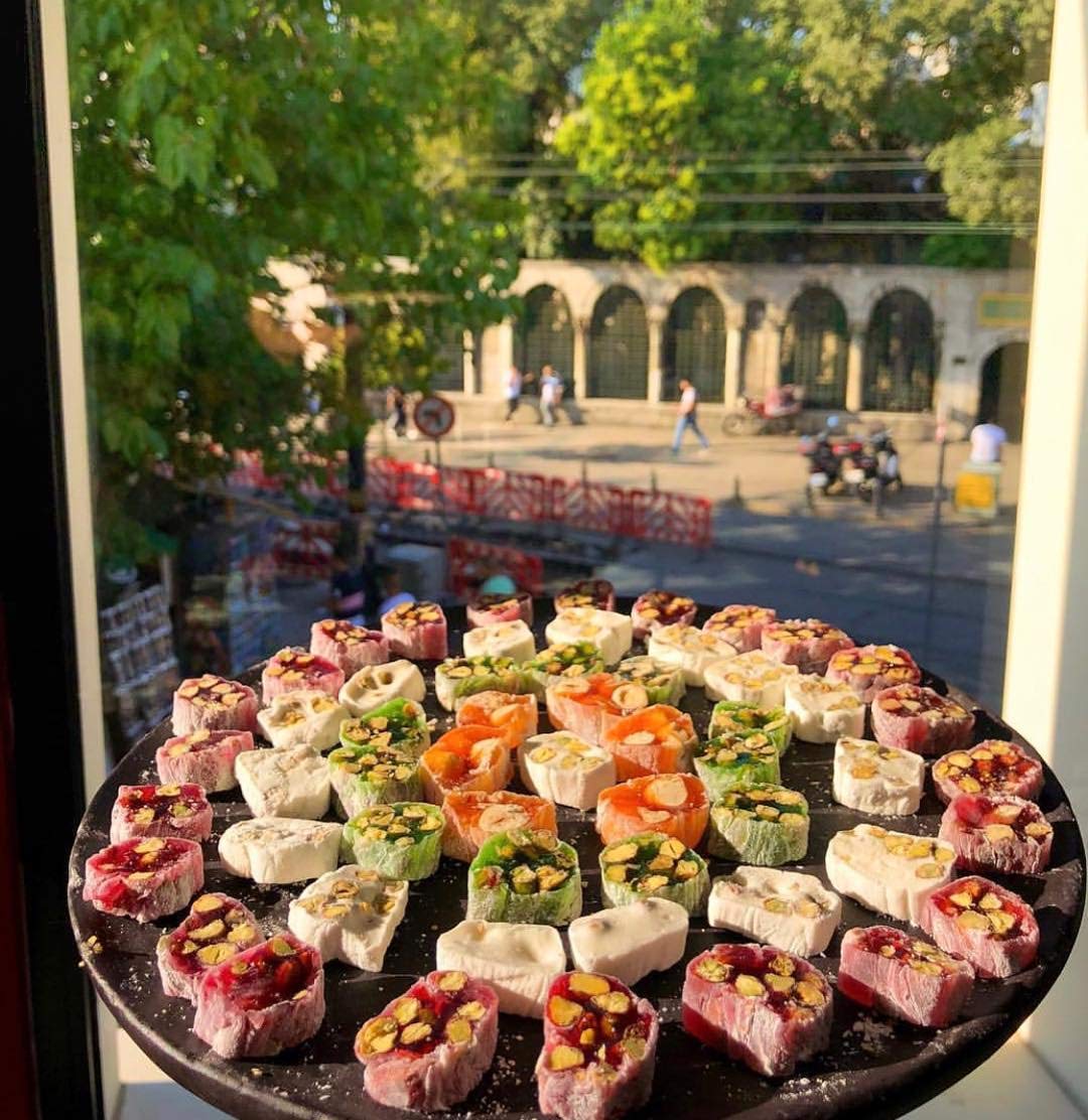 Premium Hafiz Mustafa 1864 Istanbul Turkish Delight Gift Box - Assorted Flavors (Pistachio, Hazelnut, Walnut, Fig, Orange, Pomegranate) - Authentic Turkish Sweets Tray for Birthday, Christmas Gifts - Perfect for Holiday Treats, Office Snacks & Gourmet Dessert Platters