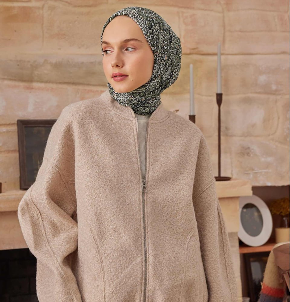 Stylish Abstract Crinkle Cotton Hijab Shawl in Green - Perfect for Modest Fashion, Daily Wear & Special Occasions