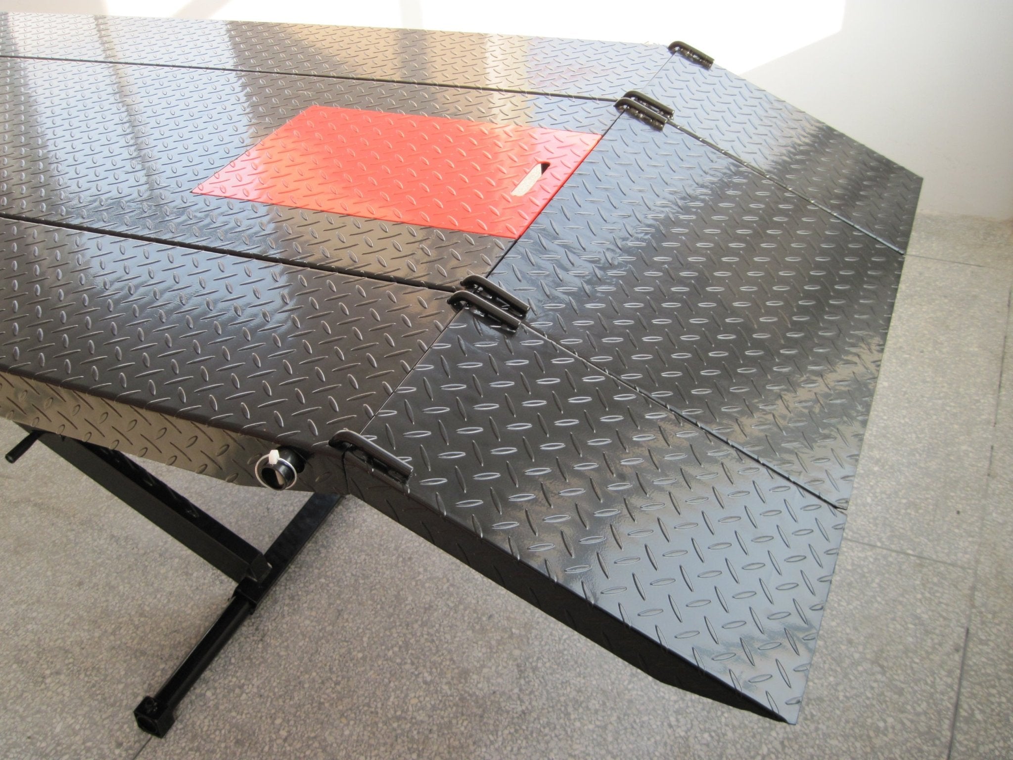1100 LB Air Operated Hydraulic Scissor Lift Table - Heavy Duty Motorcycle & ATV Ramp for Garage, Workshop, and Auto Repair | MCL4105Q