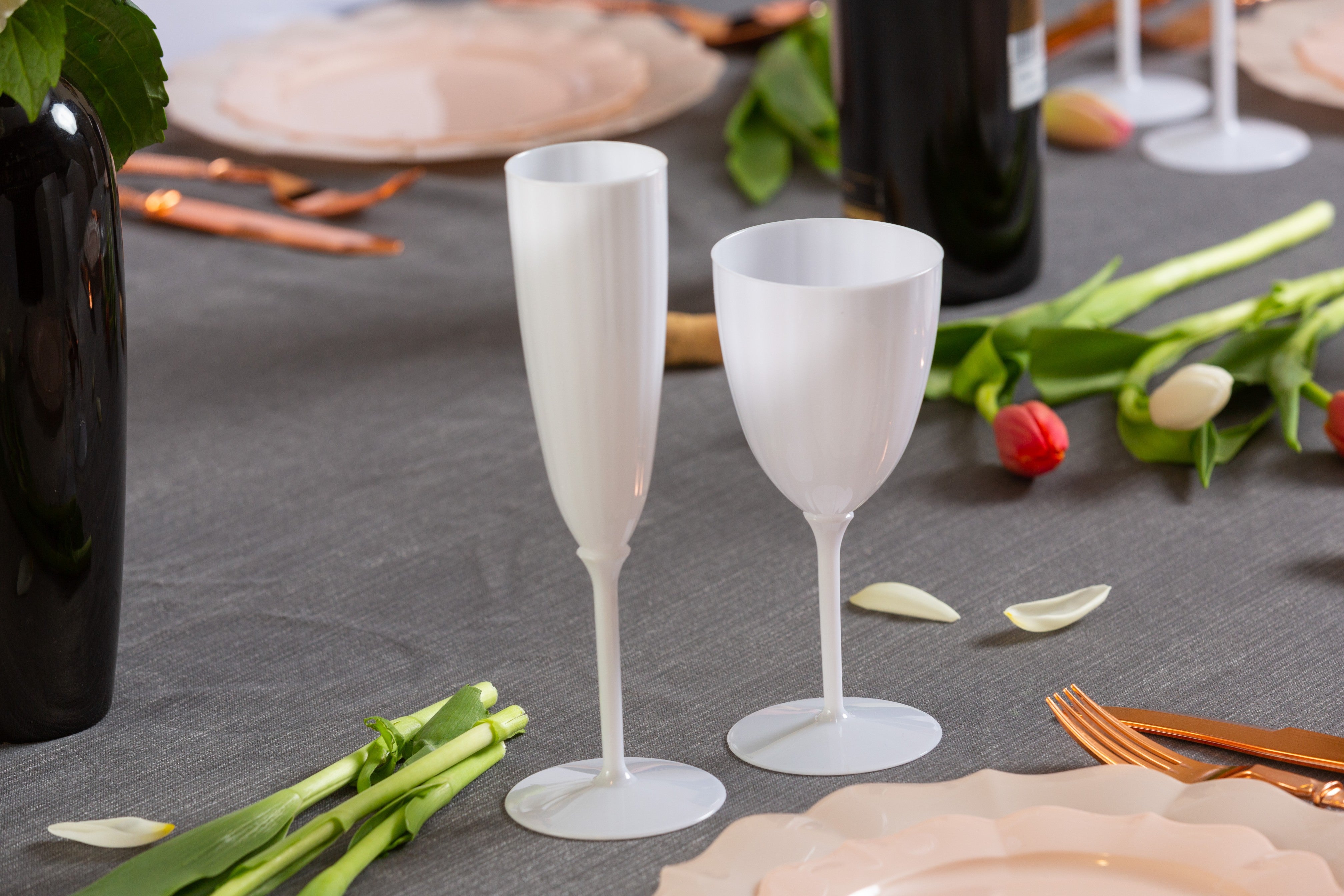 6 Oz White Plastic Disposable Champagne Flutes - 8 Pack for Wedding, Party & Event Decorations