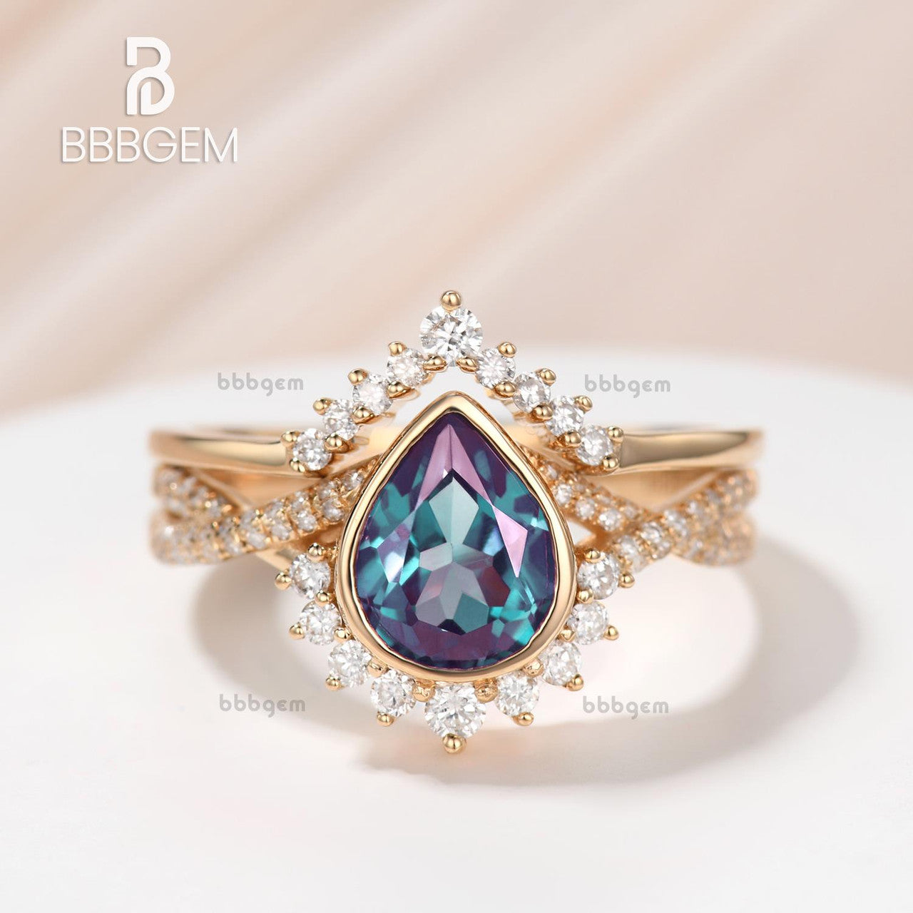 Vintage Pear Shaped Alexandrite Moissanite Engagement Ring Set - 14K Gold Wedding Band for Women, Unique Promise & Bridal Jewelry Gift for Anniversary, Proposal & Special Occasions