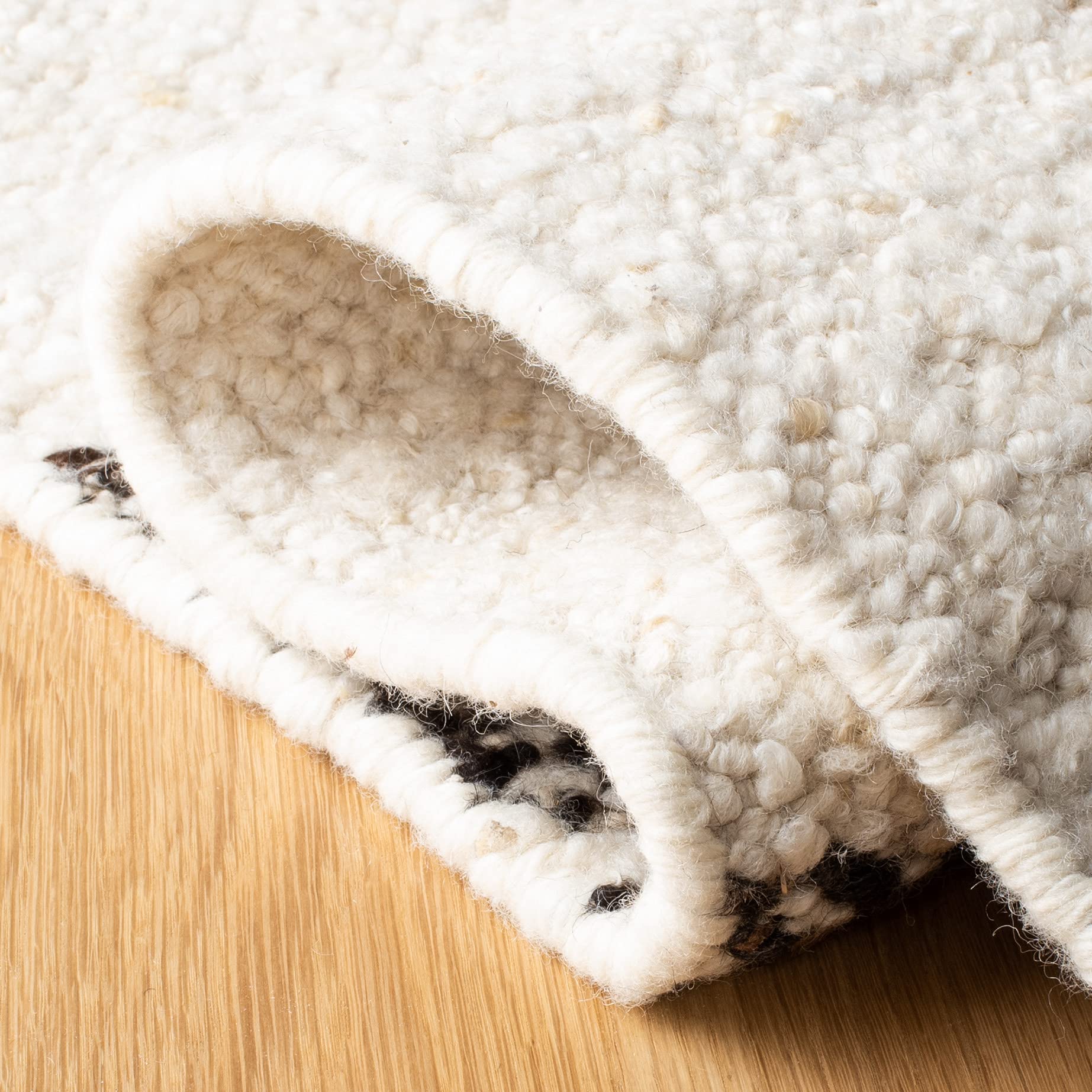 SAFAVIEH Natura Collection 6'x6' Ivory & Black Wool Area Rug - NAT828Z Handmade for Living Room, Dining Room, Bedroom | Soft & Durable Floor Covering for Home Decor