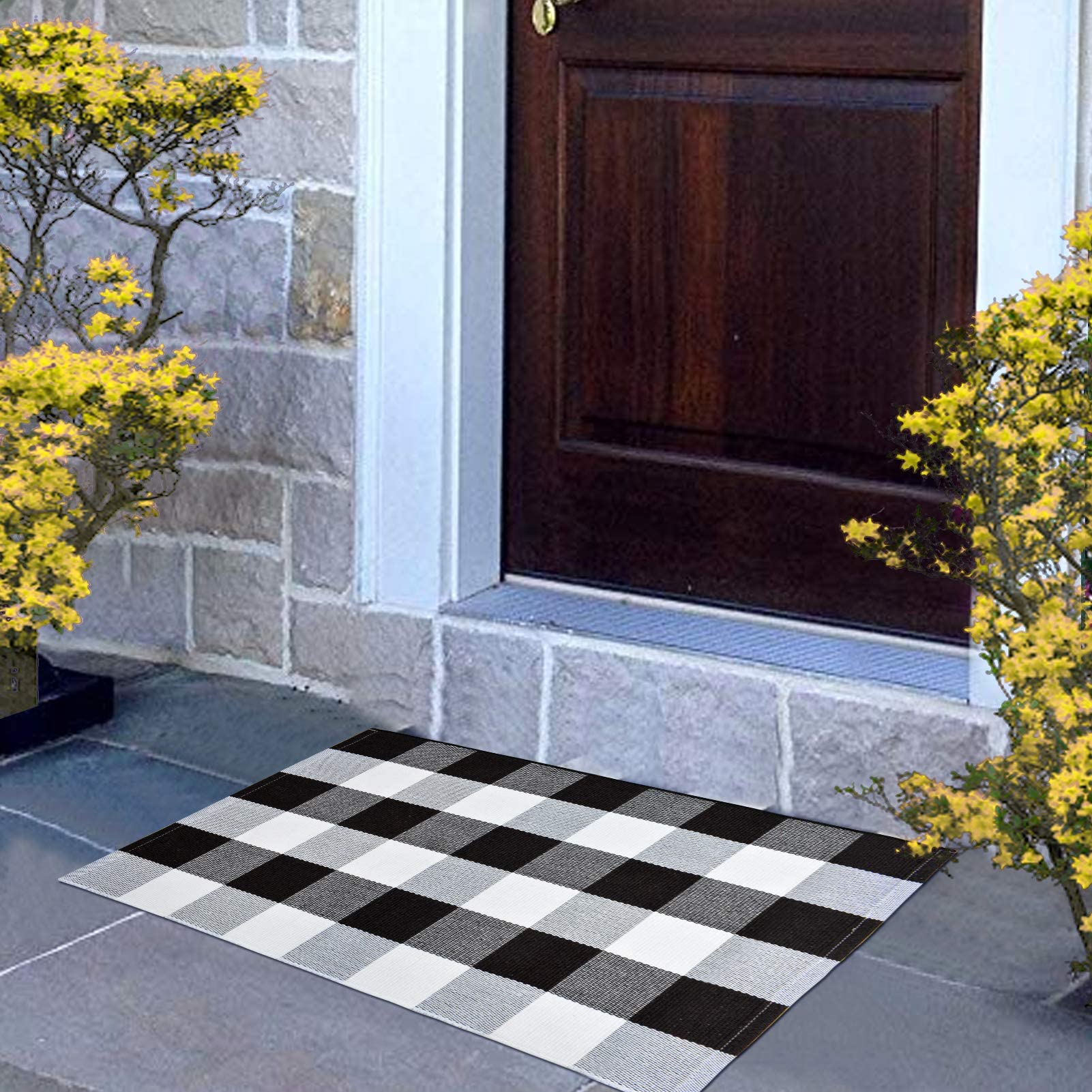 USTIDE Buffalo Check Rug 2x3 ft - Black and White Plaid Washable Doormat - Non-Slip Woven Welcome Mat for Kitchen, Bathroom, Porch & Outdoor Use - Perfect Farmhouse Decor for Entryway, Living Room and Office