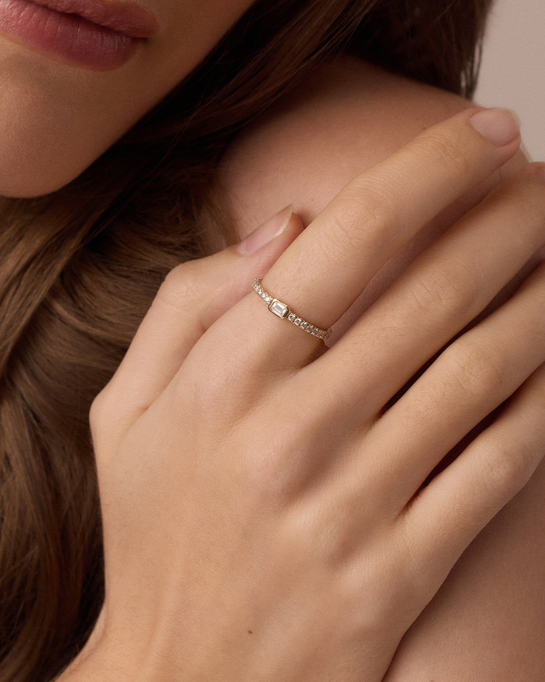 Lab Grown Diamond Emerald Eternity Ring - 14K White Gold Wedding Band for Women, Ethical & Conflict-Free - Perfect for Engagement, Anniversary & Special Occasions