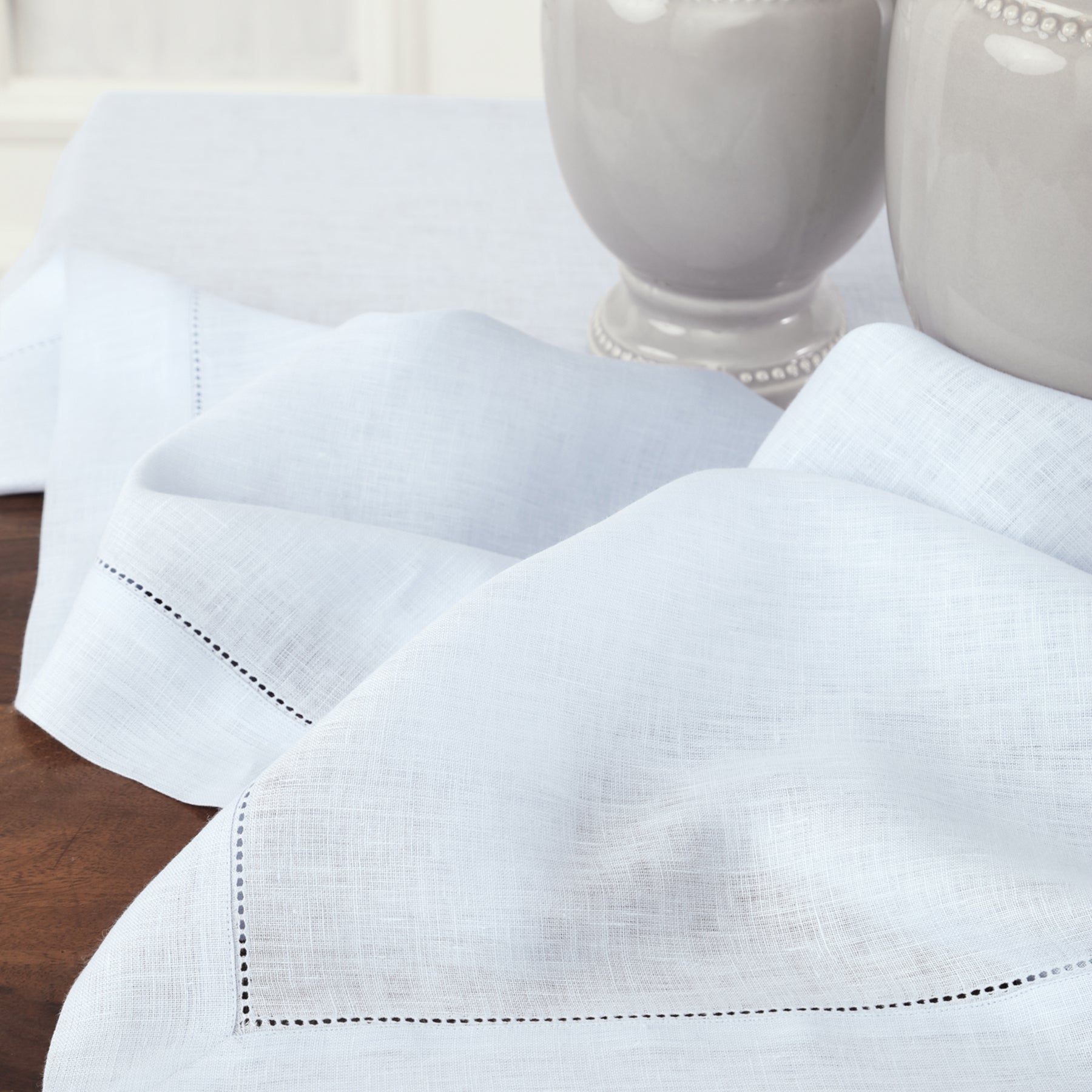 Elegant Classic Hemstitch Tablecloth - Premium Cotton Linen Dining Table Cover for Formal Dinners & Special Occasions