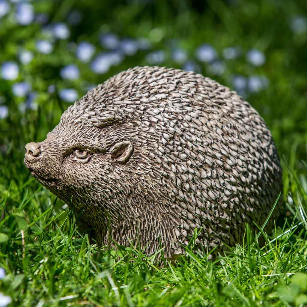 Campania International Hedgerow Statue - Elegant Garden Sculpture for Outdoor Decor, Perfect for Patio, Lawn, and Landscape Design