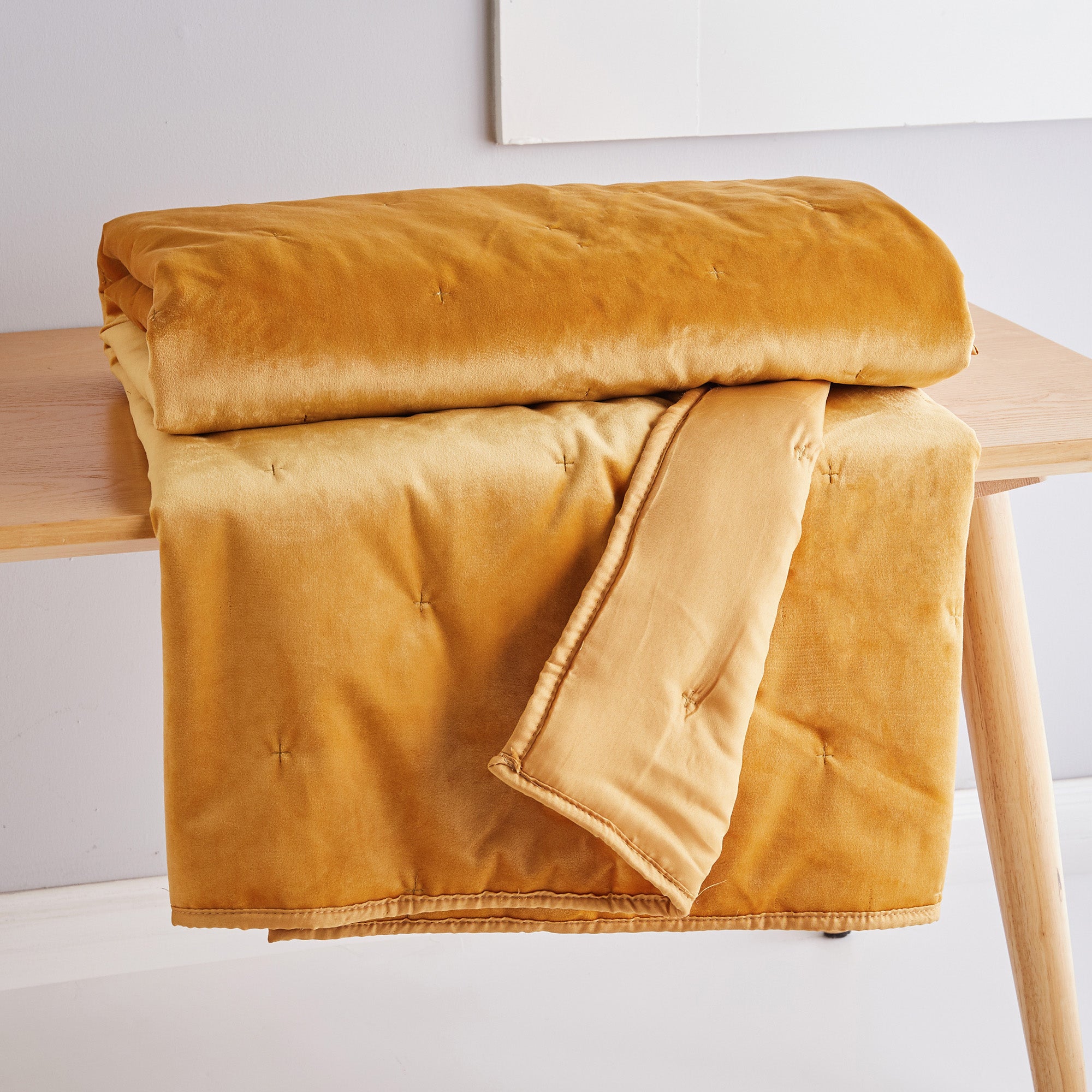 BH Calabria Velvet Ochre Quilted Throw Blanket - Soft Luxurious Bedspread for Couch, Sofa & Bed - Cozy Home Decor for Living Room, Bedroom & Dorm