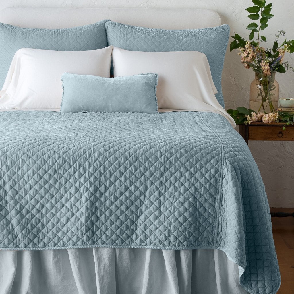 Luxury Silk Velvet Quilted Coverlet - Soft & Breathable Bedspread for All Seasons | Perfect for Master Bedroom, Guest Room & Cozy Home Decor