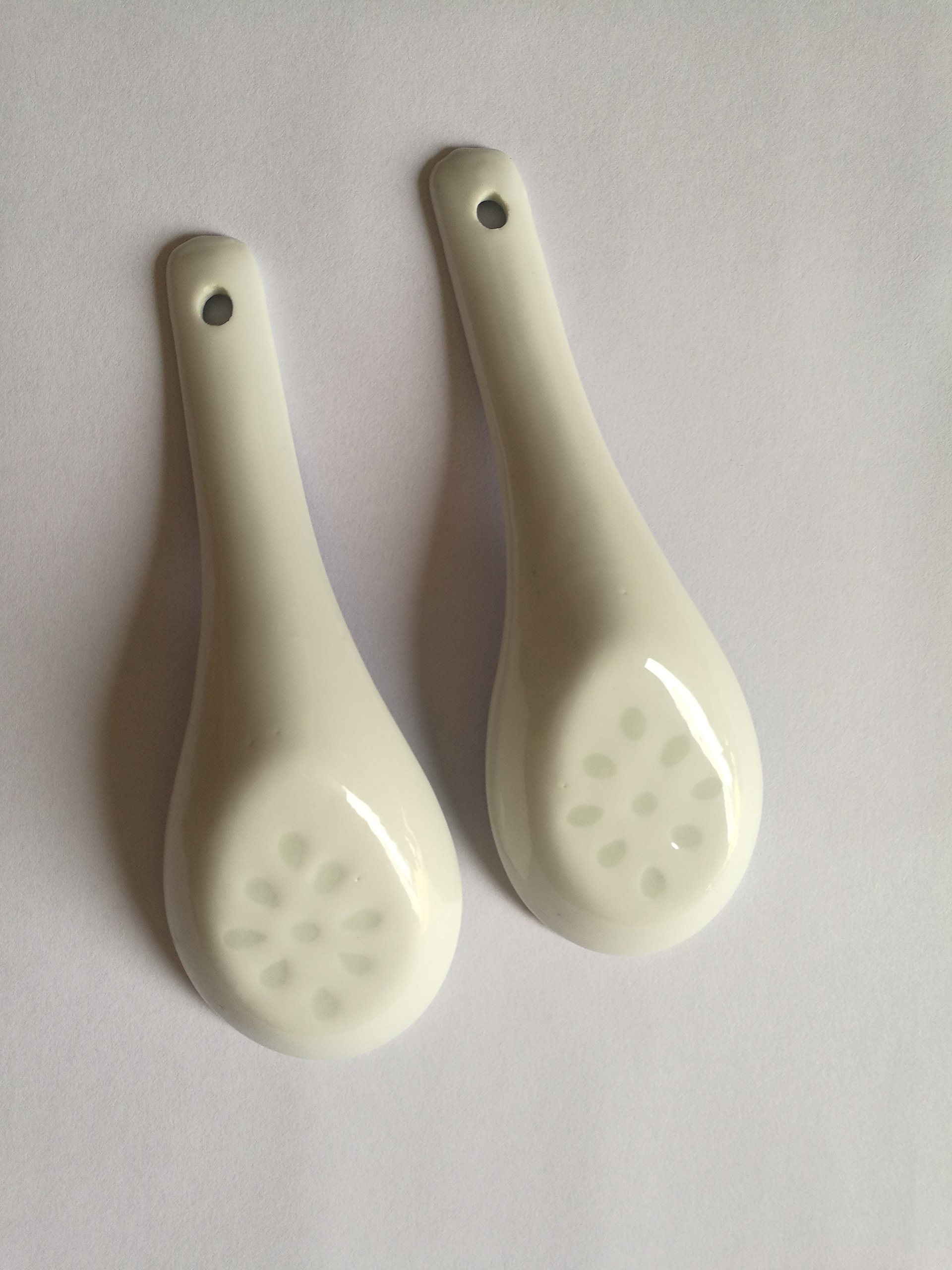 2Pcs Chinese Blue and White Porcelain Soup Spoons - Handcrafted Ceramic Asian Soup Spoon Set for Ramen, Pho, Noodles & Hot Dishes - Elegant Dining & Home Decor