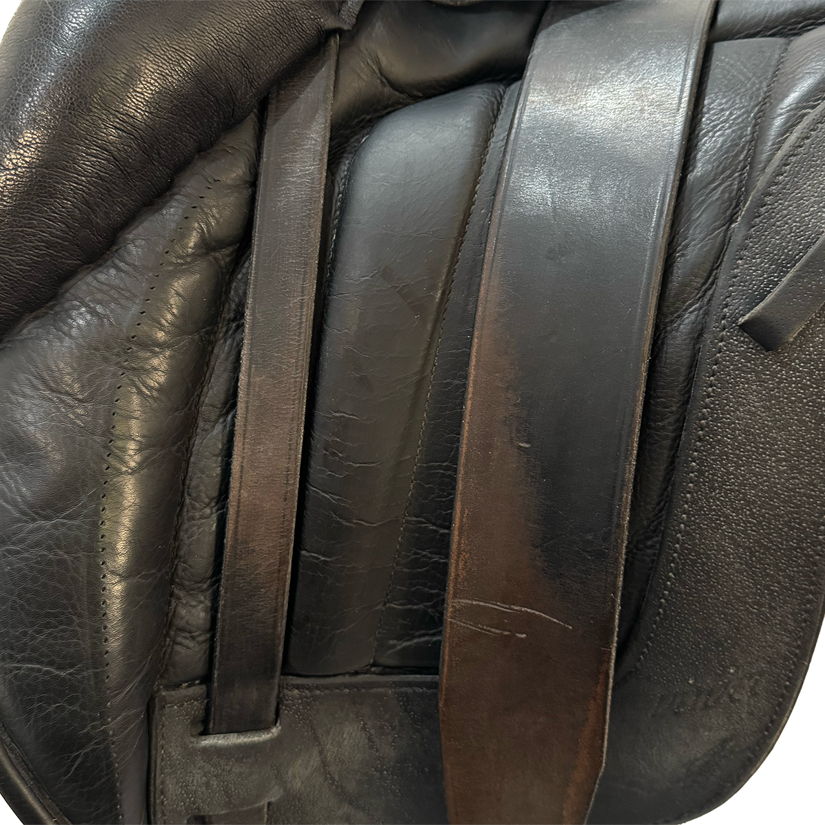 Black Country Vinici X Used Dressage Saddle - Premium English Equestrian Saddle for Training & Competition | Perfect for Dressage Riders & Horse Shows