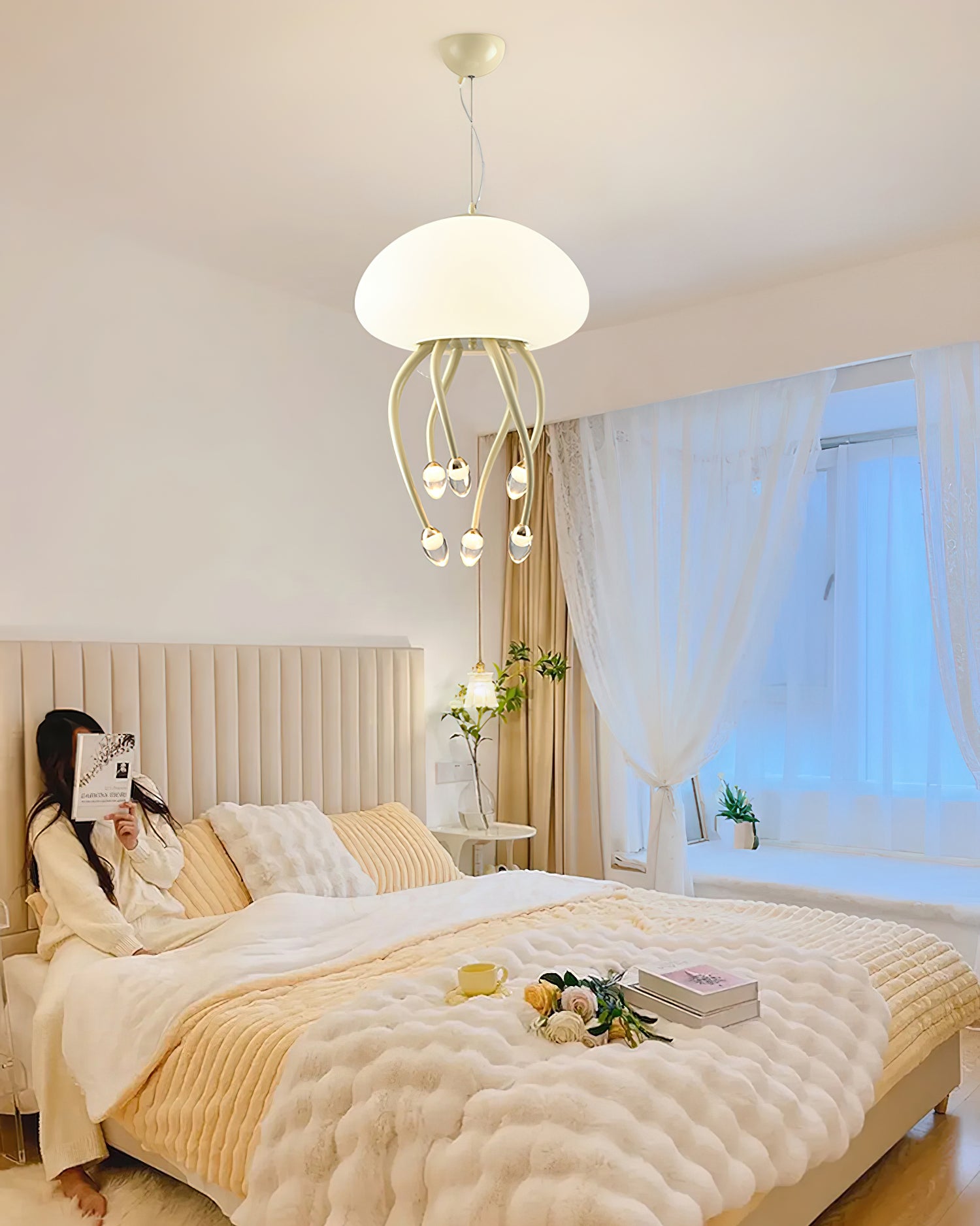 Elegant Jellyfish Pendant Lamp - Modern LED Ceiling Light for Bedroom, Living Room & Dining Room Decor - Unique Ocean-Themed Lighting Fixture for Home & Office