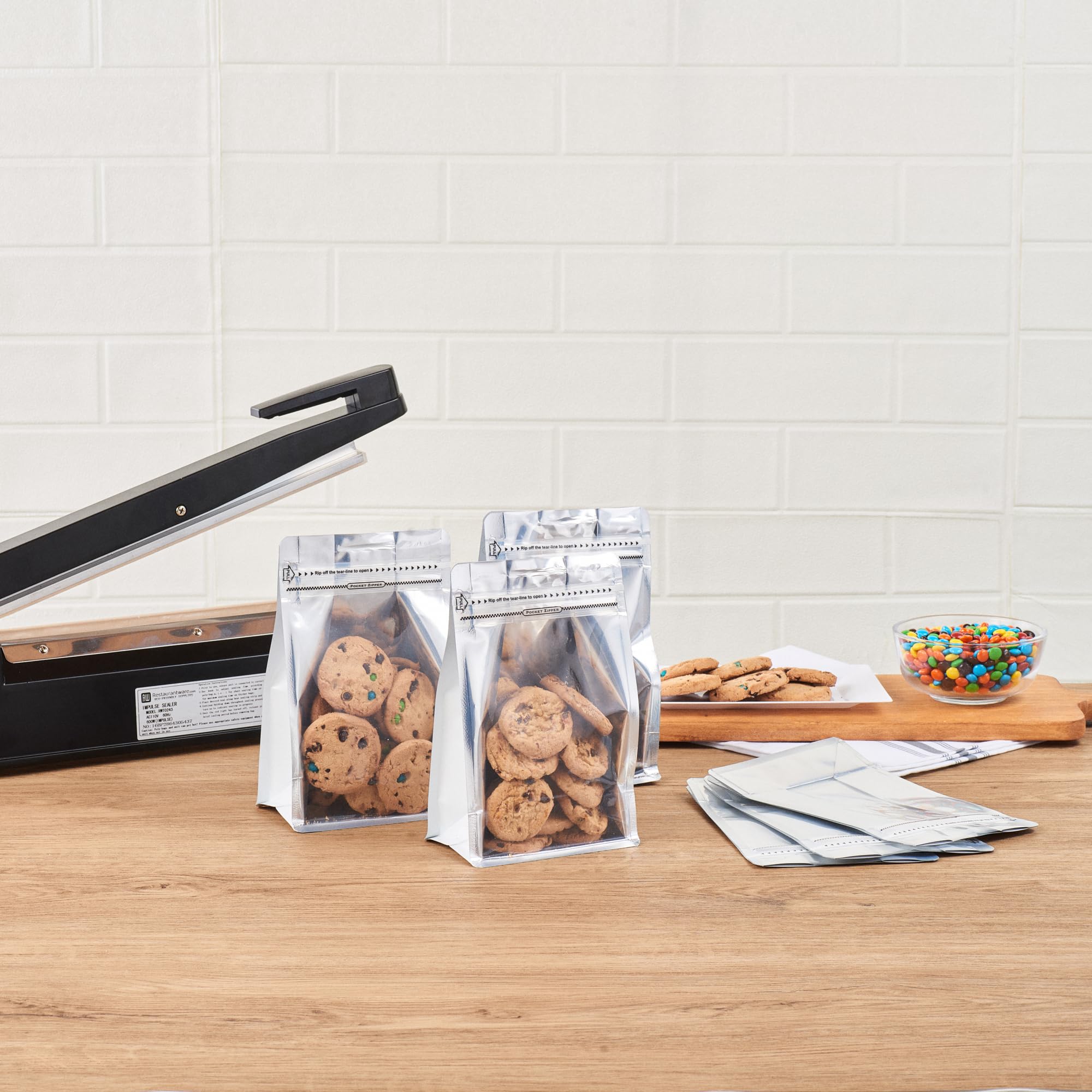 Restaurantware Medium Snack Bags 100 Pack - 7.9