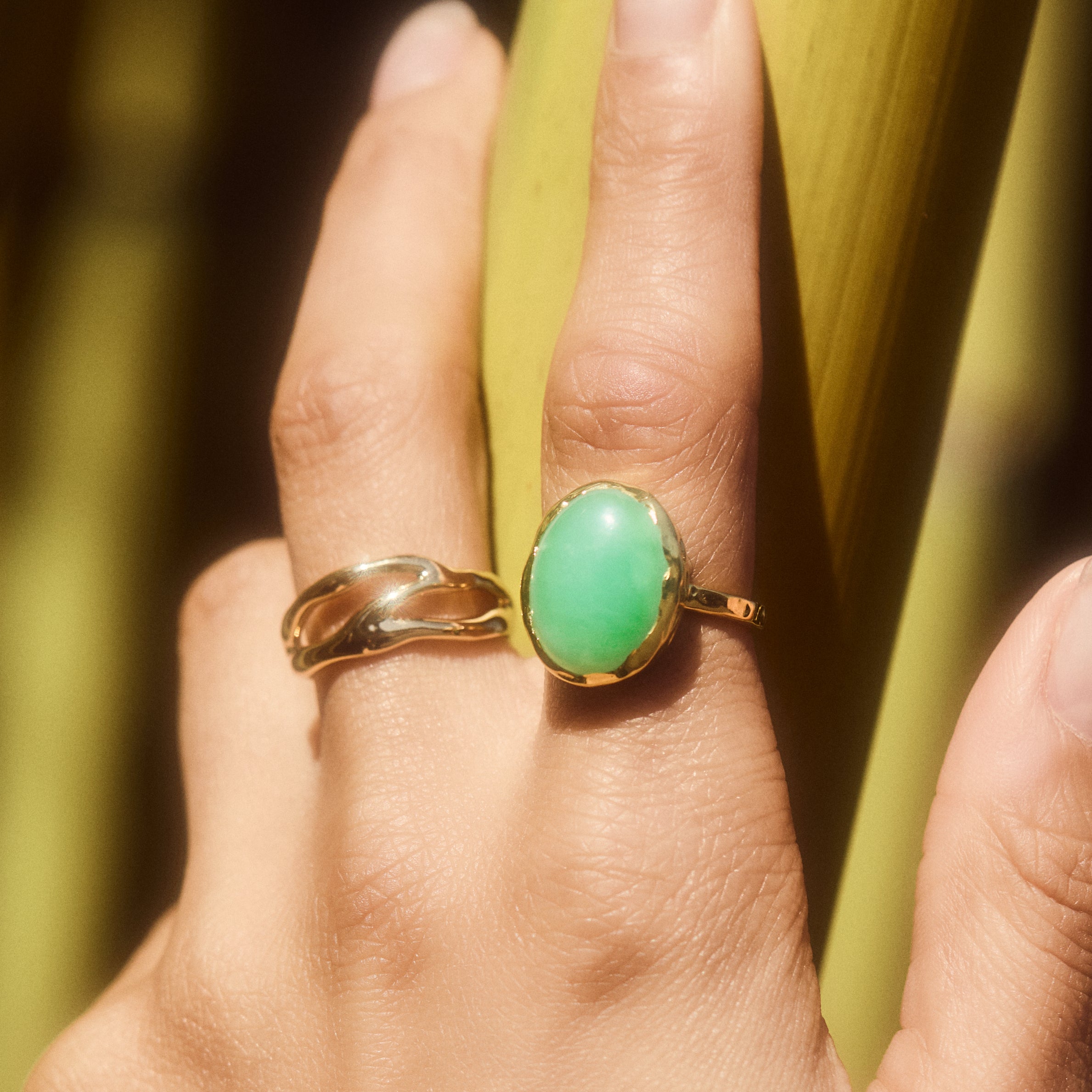 Stunning Chrysoprase Molten Statement Ring for Women – Elegant Green Gemstone Jewelry for Parties, Weddings & Special Occasions