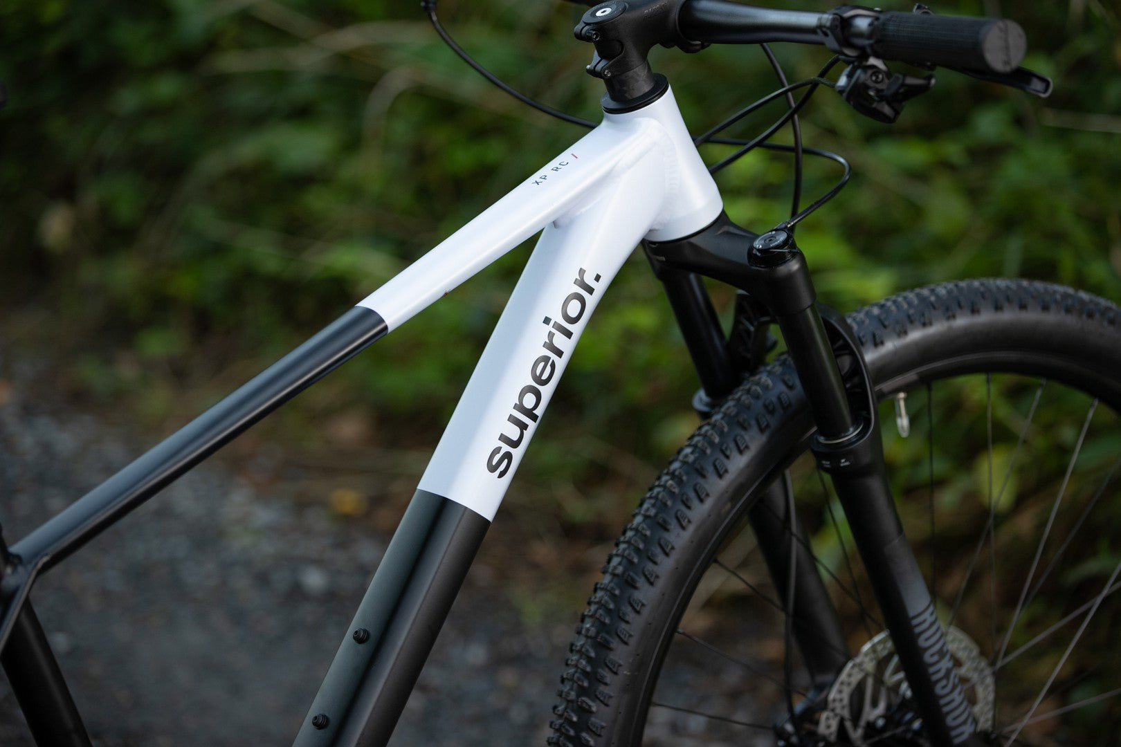 Premium XP 6.2 Mountain Bike for Adults - Lightweight Aluminum Frame, 21-Speed Gears, Dual Disc Brakes - Perfect for Trail Riding, Commuting & Outdoor Adventures