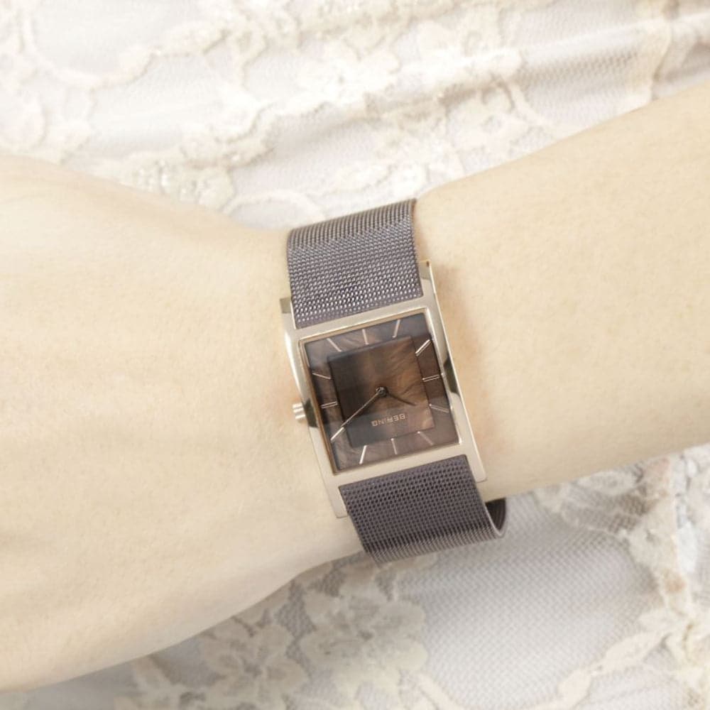BERING 10426 265 S Classic Women's Watch - Elegant Stainless Steel Analog Timepiece with Mineral Crystal for Business, Casual & Formal Occasions