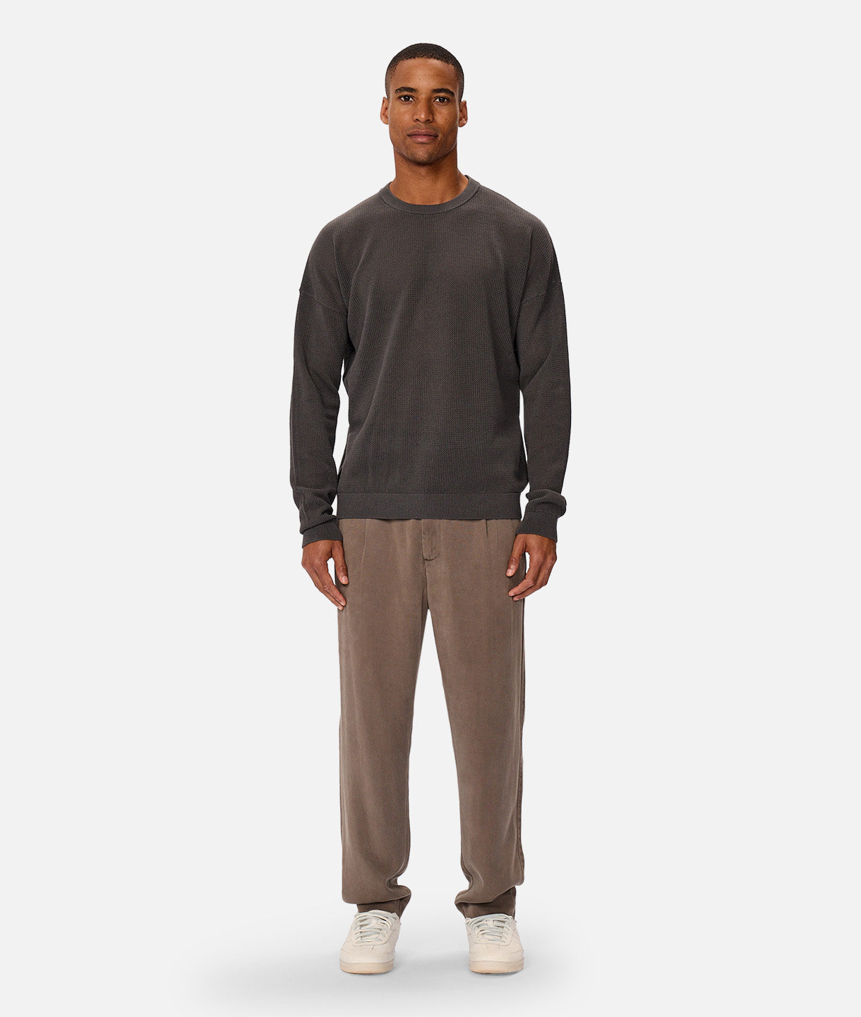 The Nanterre Crew Neck Knit Sweater - Soft & Stylish Onyx Black Pullover for Men & Women | Perfect for Casual Wear, Office Outfits & Cozy Fall Fashion