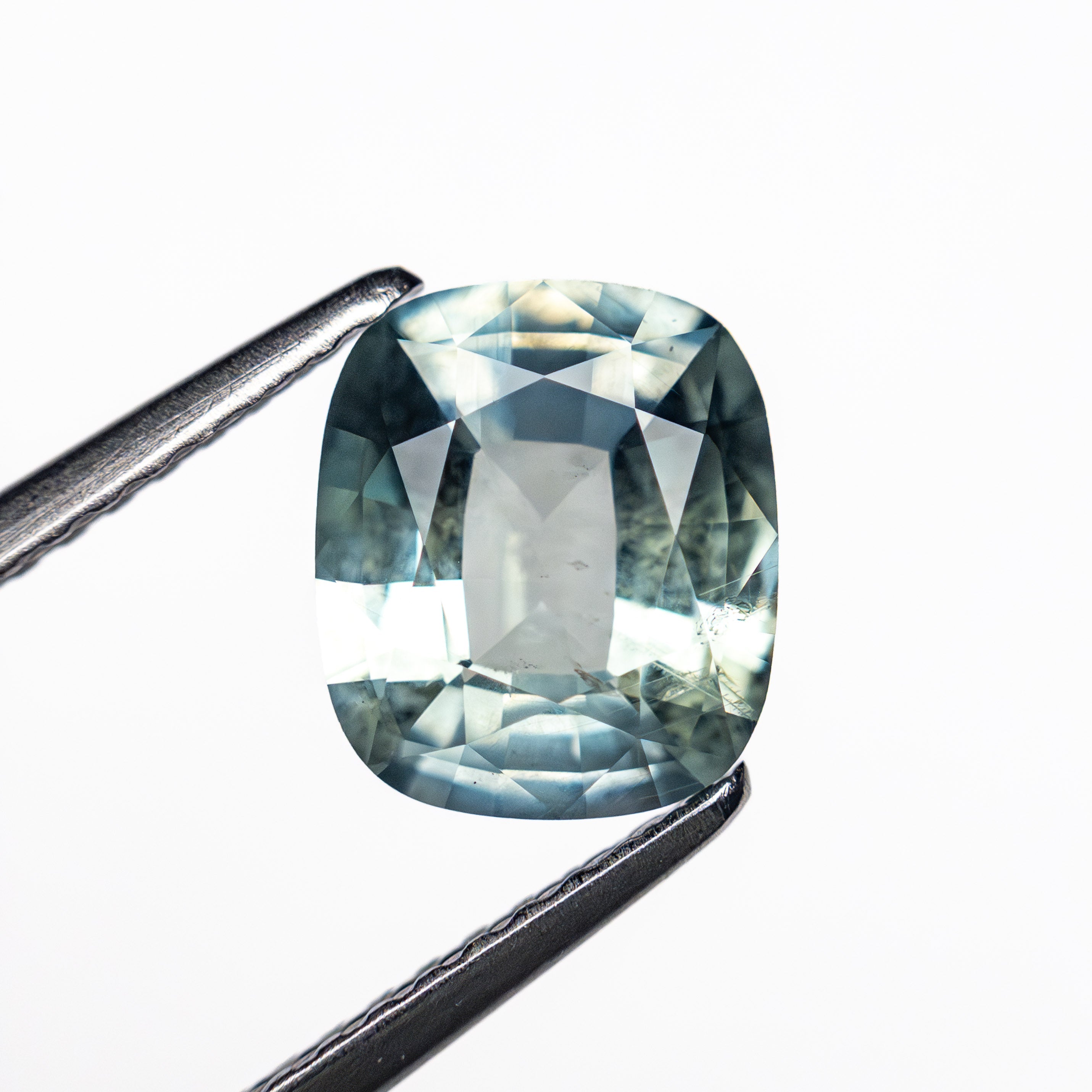 1.78ct Cushion Brilliant Blue Sapphire (7.92x6.78x3.72mm) - Natural Gemstone for Engagement Rings & Fine Jewelry
