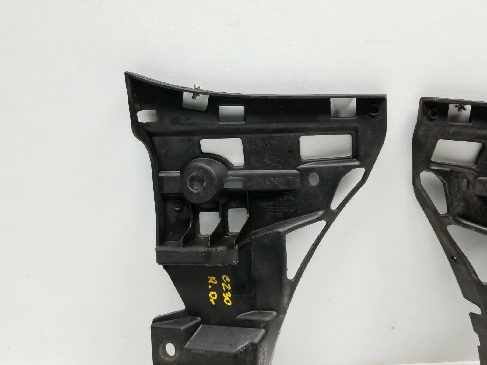 02-06 Mercedes Benz W203 C230 Coupe Rear Bumper Guide Bracket - OEM Replacement Parts (2-Piece Set) - Perfect for Repair & Restoration Projects
